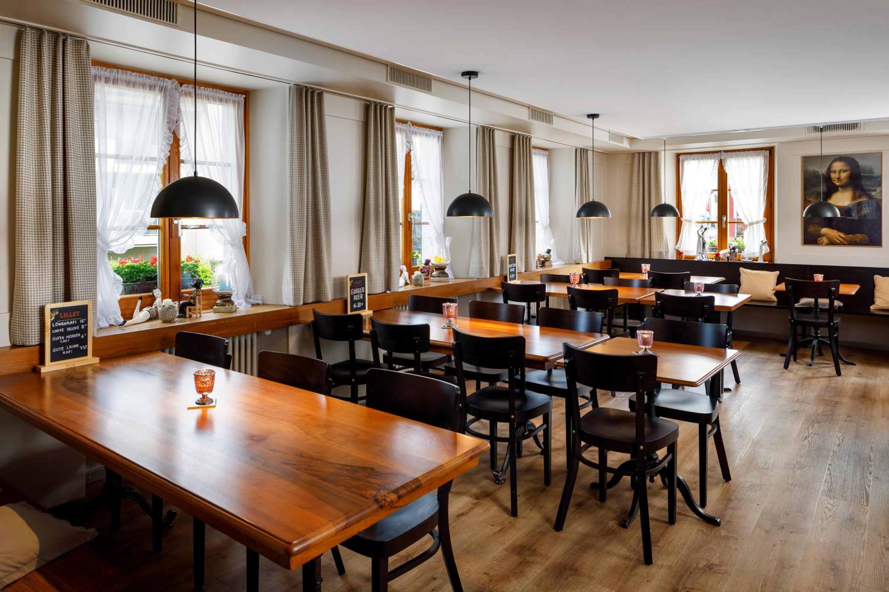 restaurant