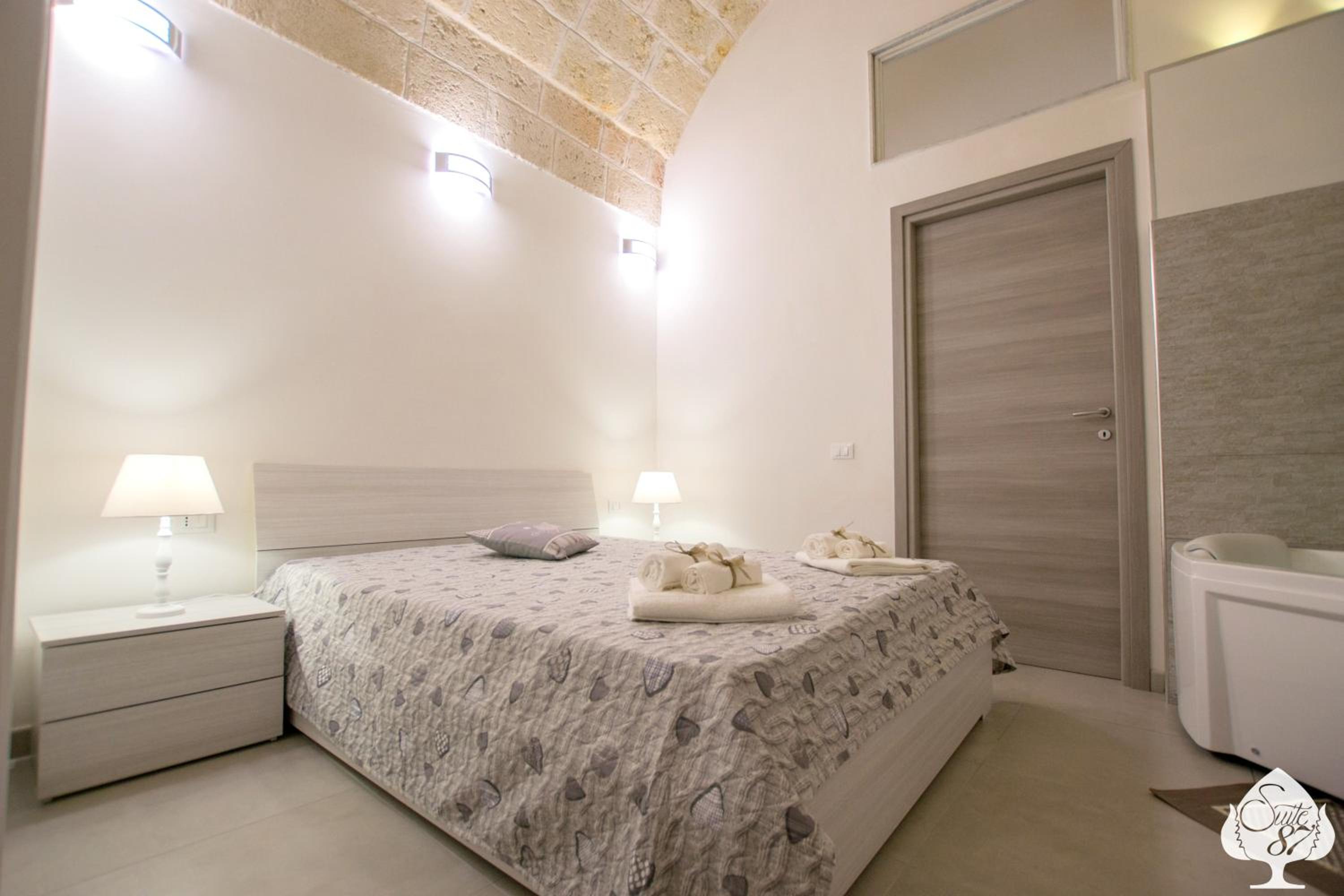 One bedroom appartement with jacuzzi furnished balcony and wifi at Monopoli 3 km away from the beach view 4