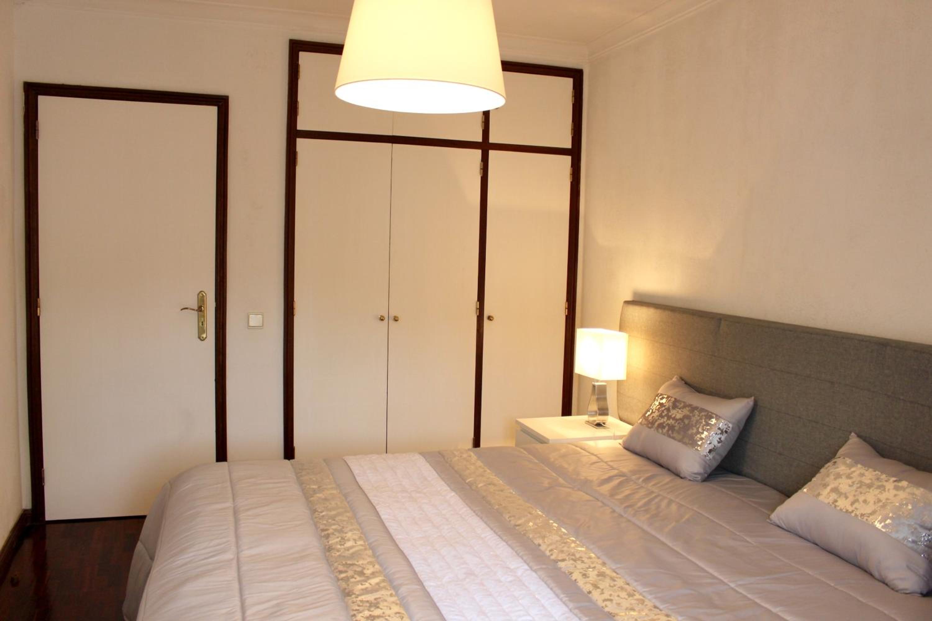 One bedroom appartement with jacuzzi furnished terrace and wifi at Porto 2 km away from the beach