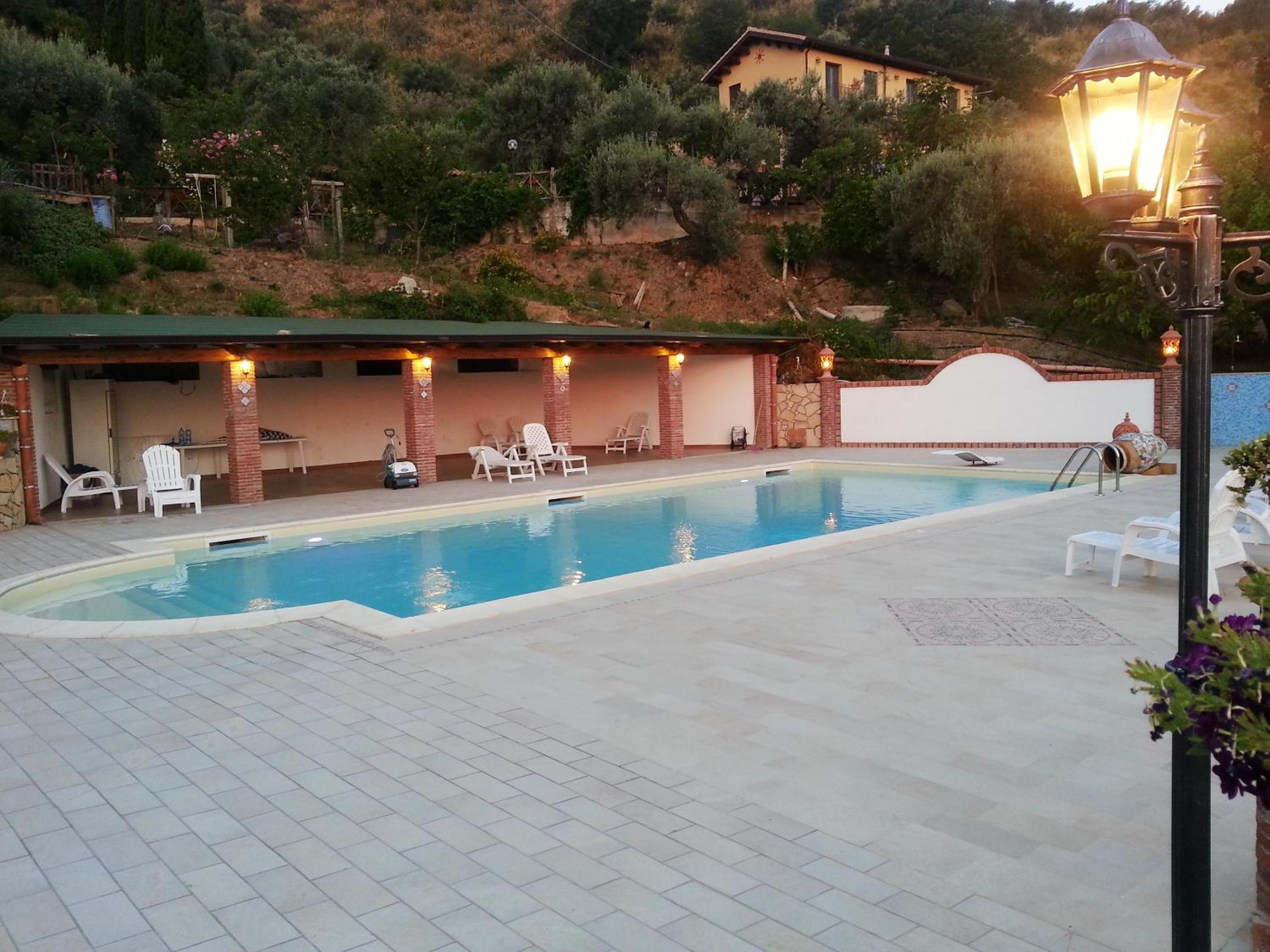 One bedroom appartement with sea view shared pool and enclosed garden at Reitano 5 km away from the beach