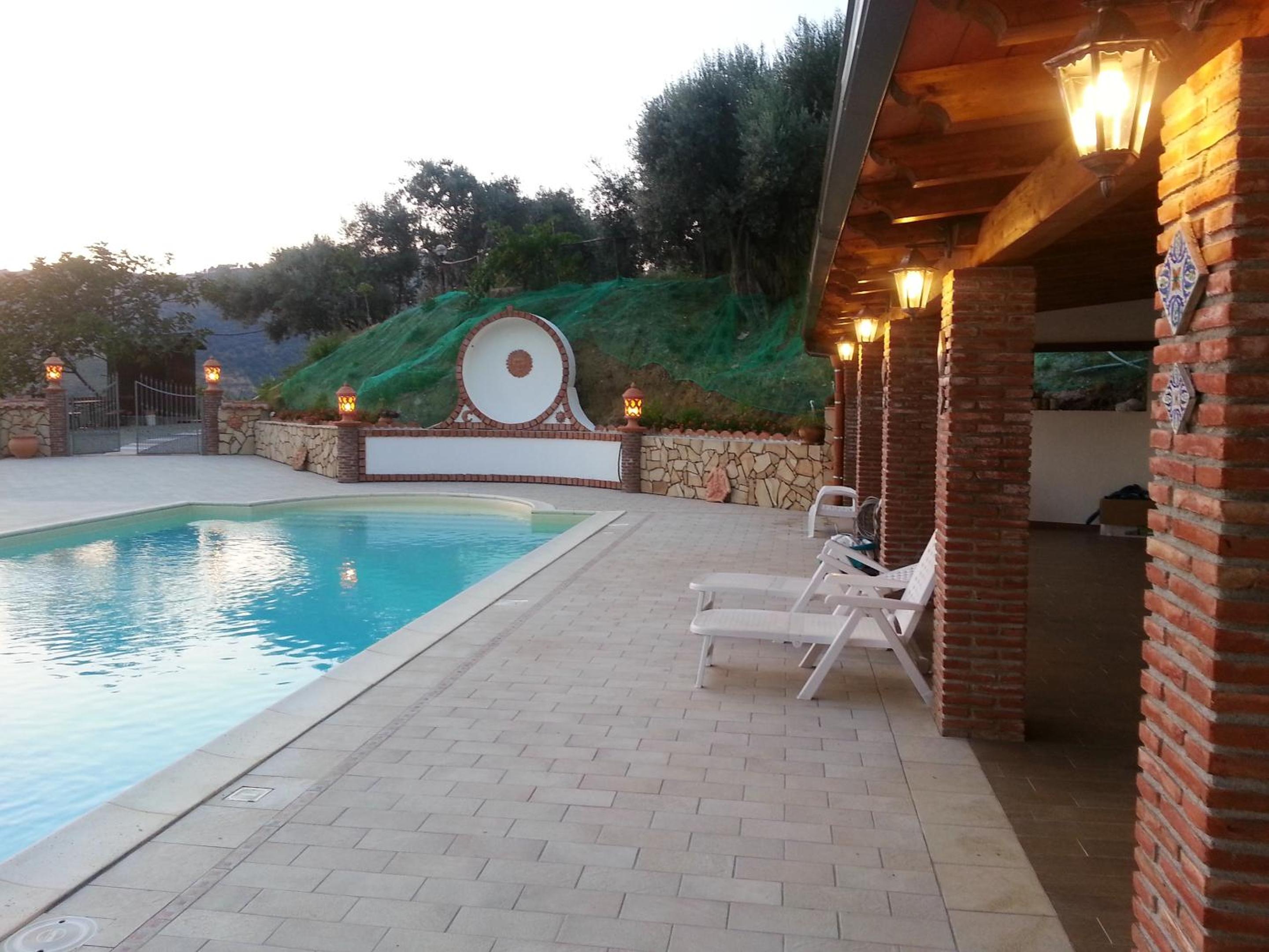 One bedroom appartement with sea view shared pool and enclosed garden at Reitano 5 km away from the beach