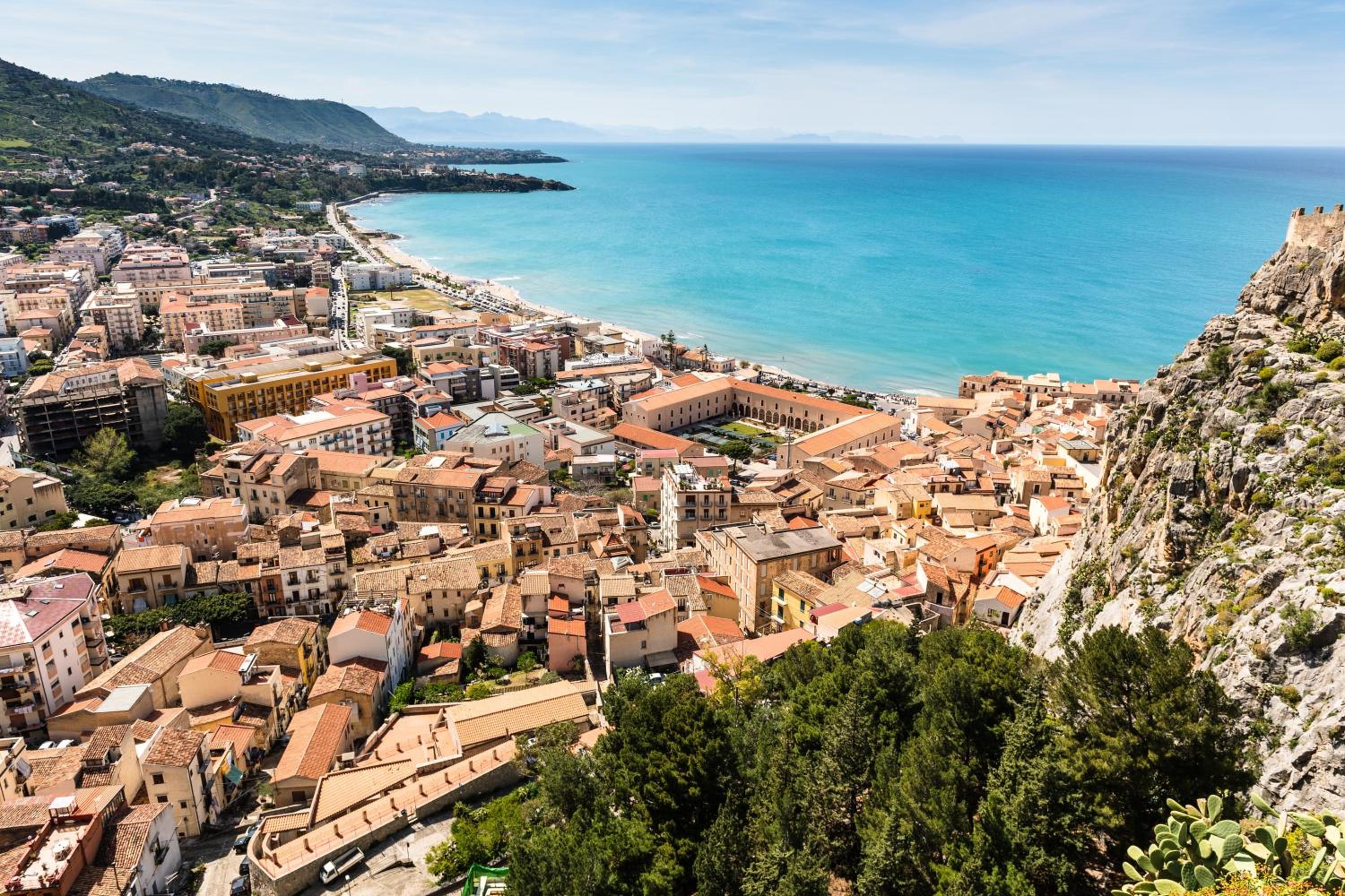 One bedroom appartement with sea view shared pool and enclosed garden at Reitano 5 km away from the beach