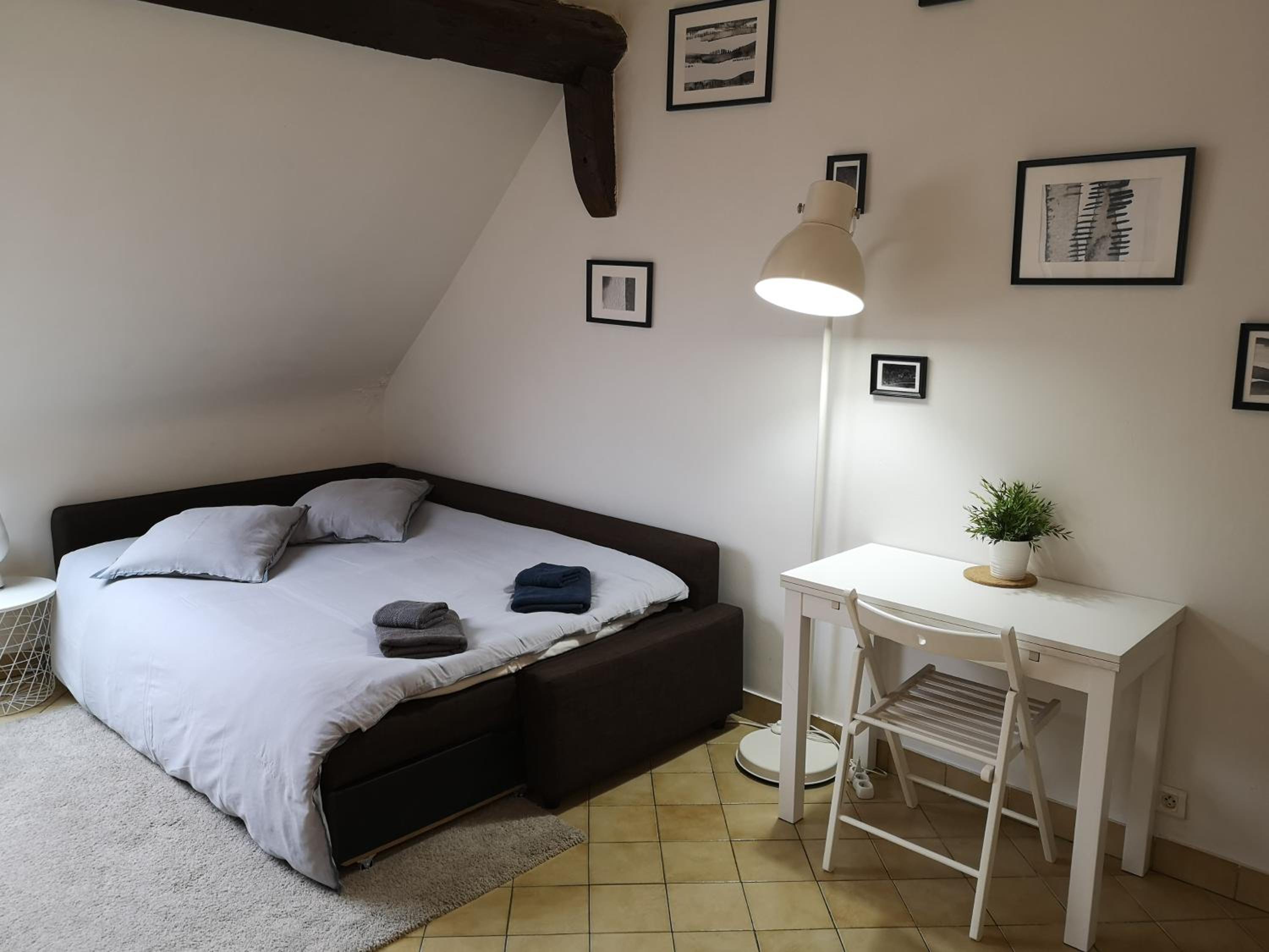 L2 - Green and cosy flat close Paris - WIFI & NETFLIX view 2