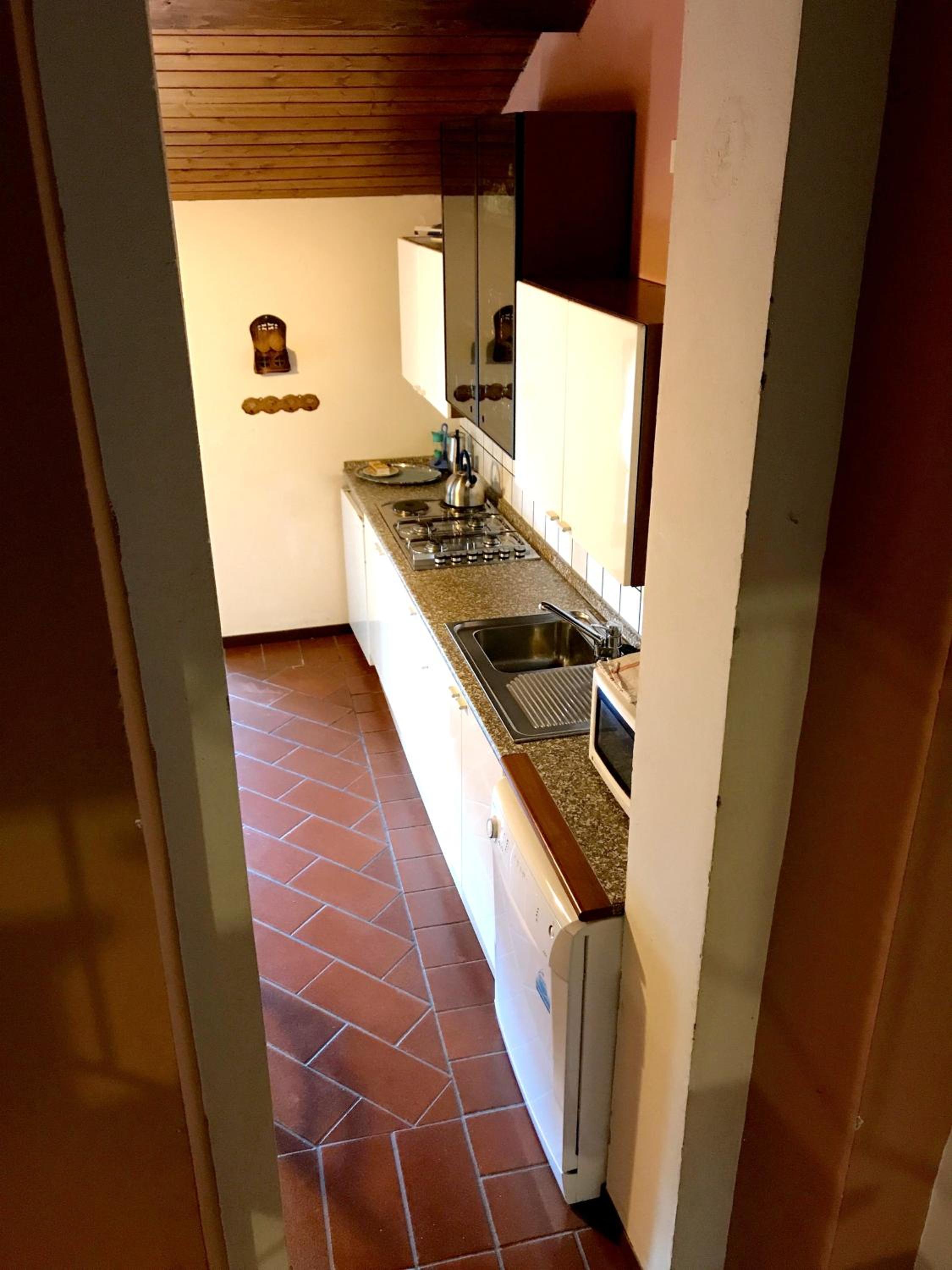 2 bedrooms appartement with lake view shared pool and enclosed garden at Massino Visconti 3 km away from the beach