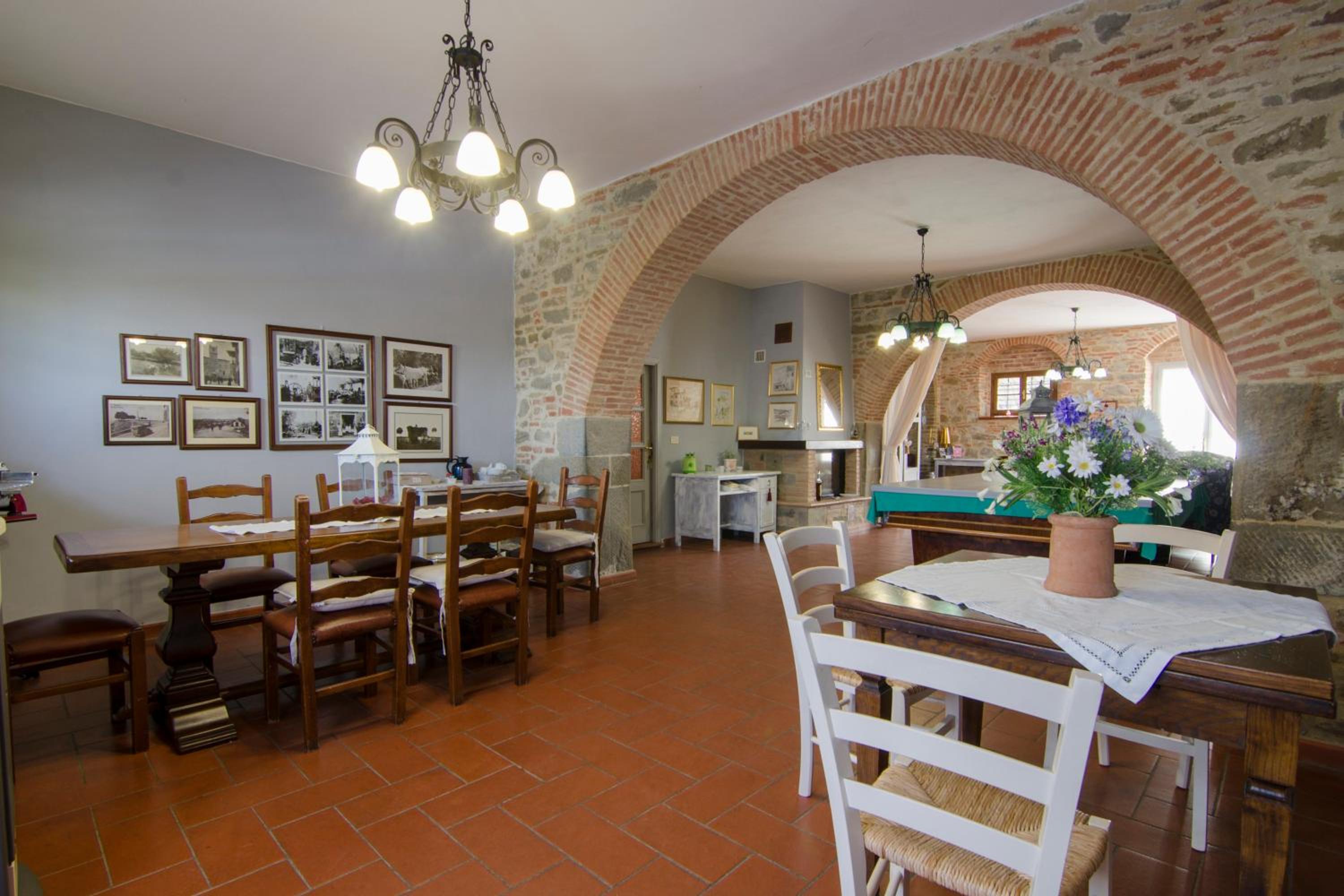 12 bedrooms mansion with city view private pool and enclosed garden at Cortona