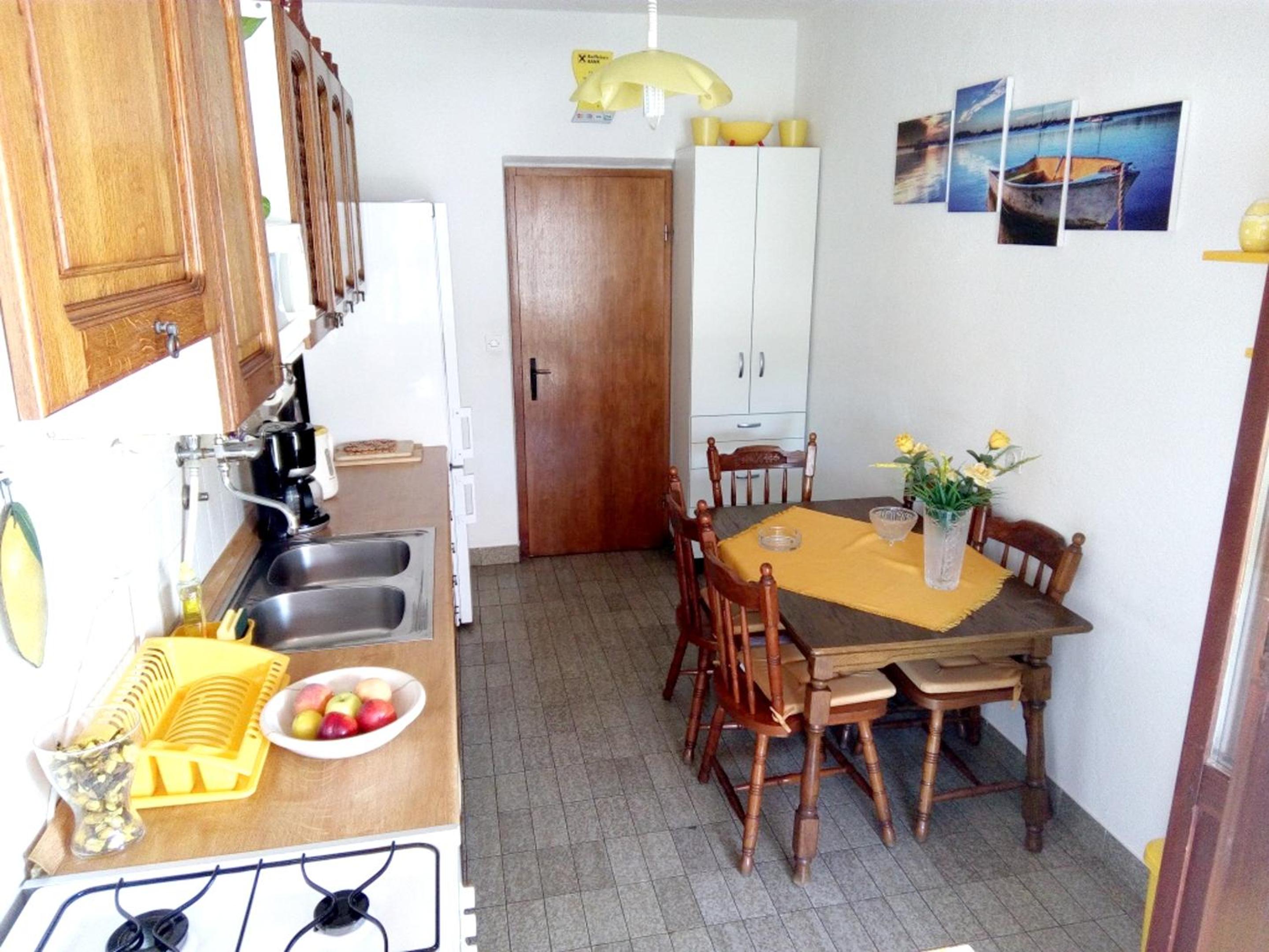 2 bedrooms appartement at Supetar 100 m away from the beach with sea view furnished garden and wifi