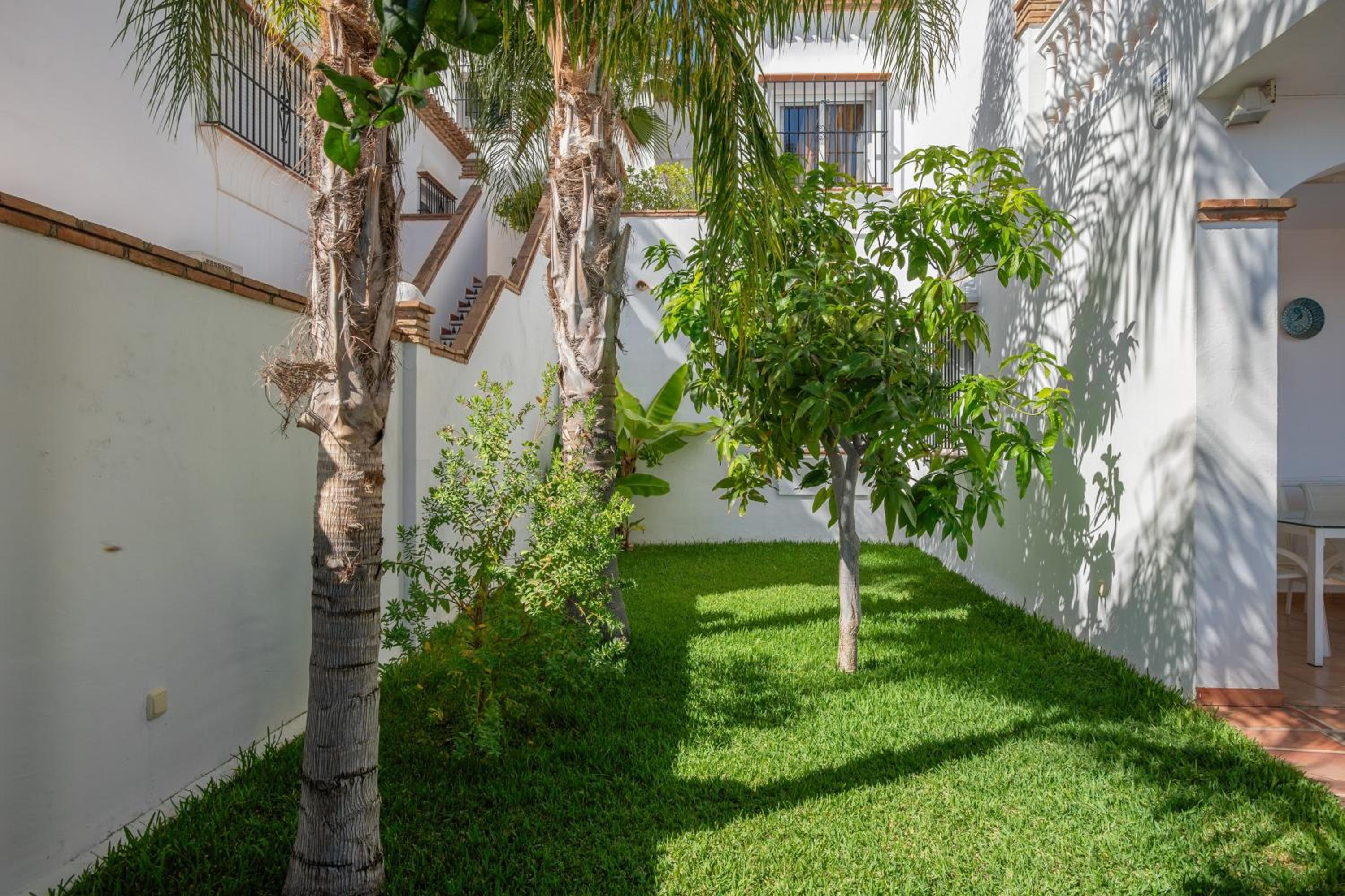 4 bedrooms house at Almunecar 400 m away from the beach with sea view private pool and furnished terrace