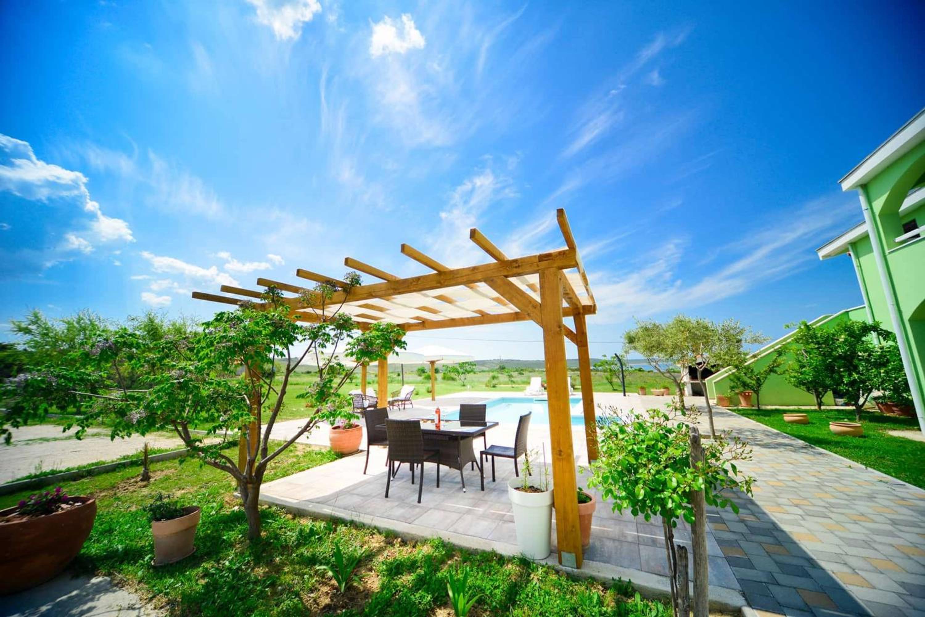 2 bedrooms appartement at Ljubac 300 m away from the beach with sea view shared pool and furnished garden