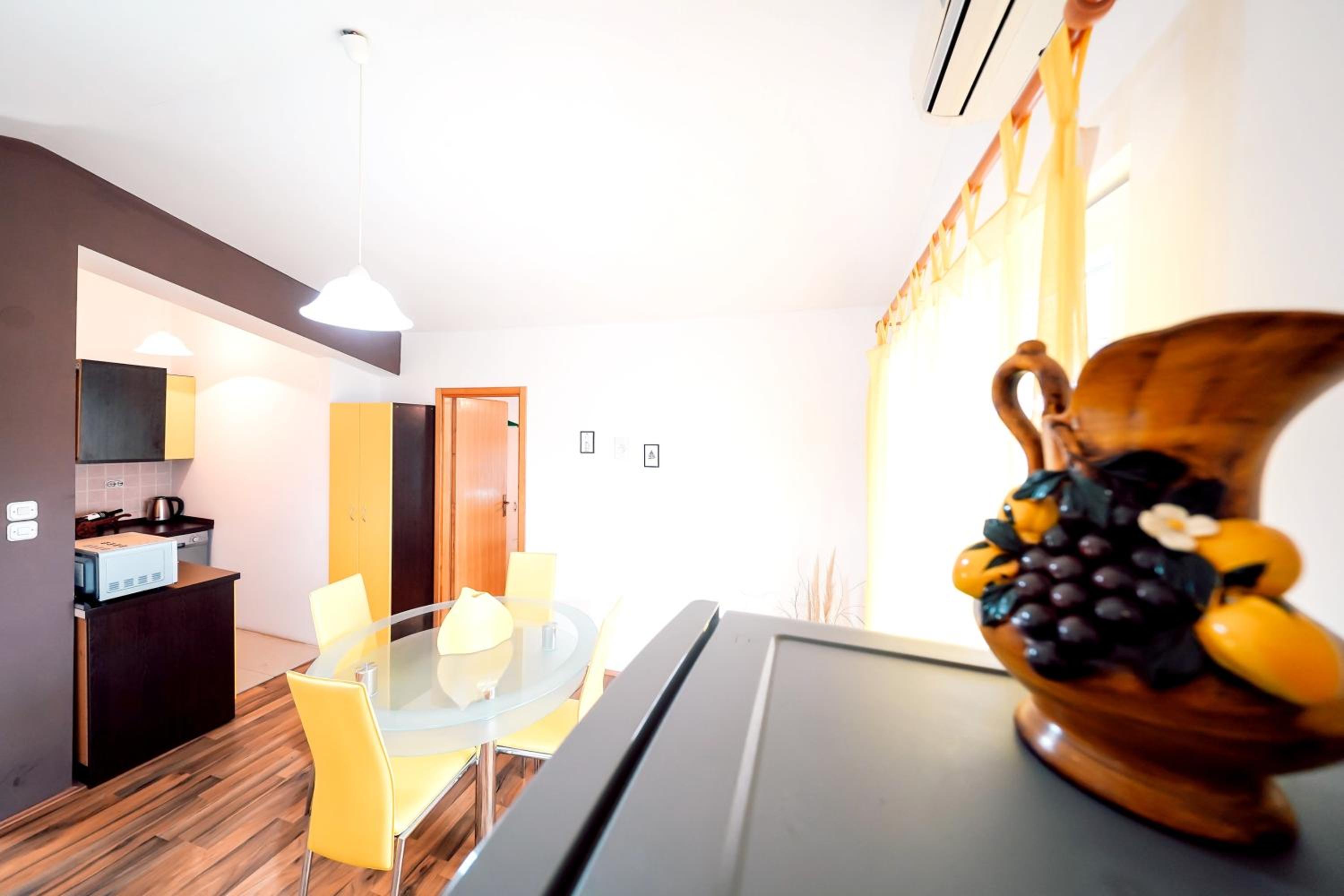 2 bedrooms appartement at Ljubac 300 m away from the beach with sea view shared pool and furnished garden