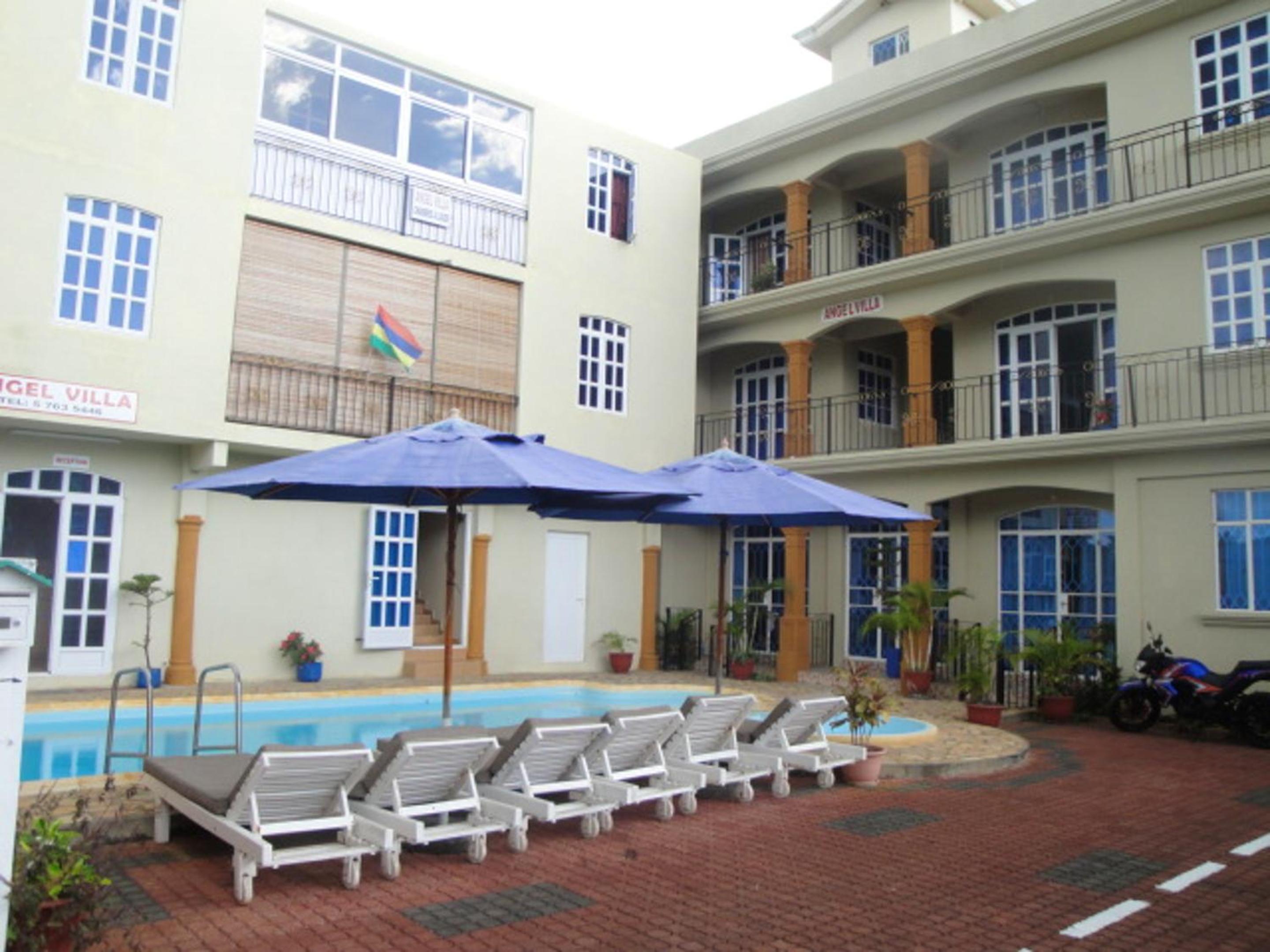 2 bedrooms appartement at Pointe aux Piments 200 m away from the beach with sea view shared pool and terrace
