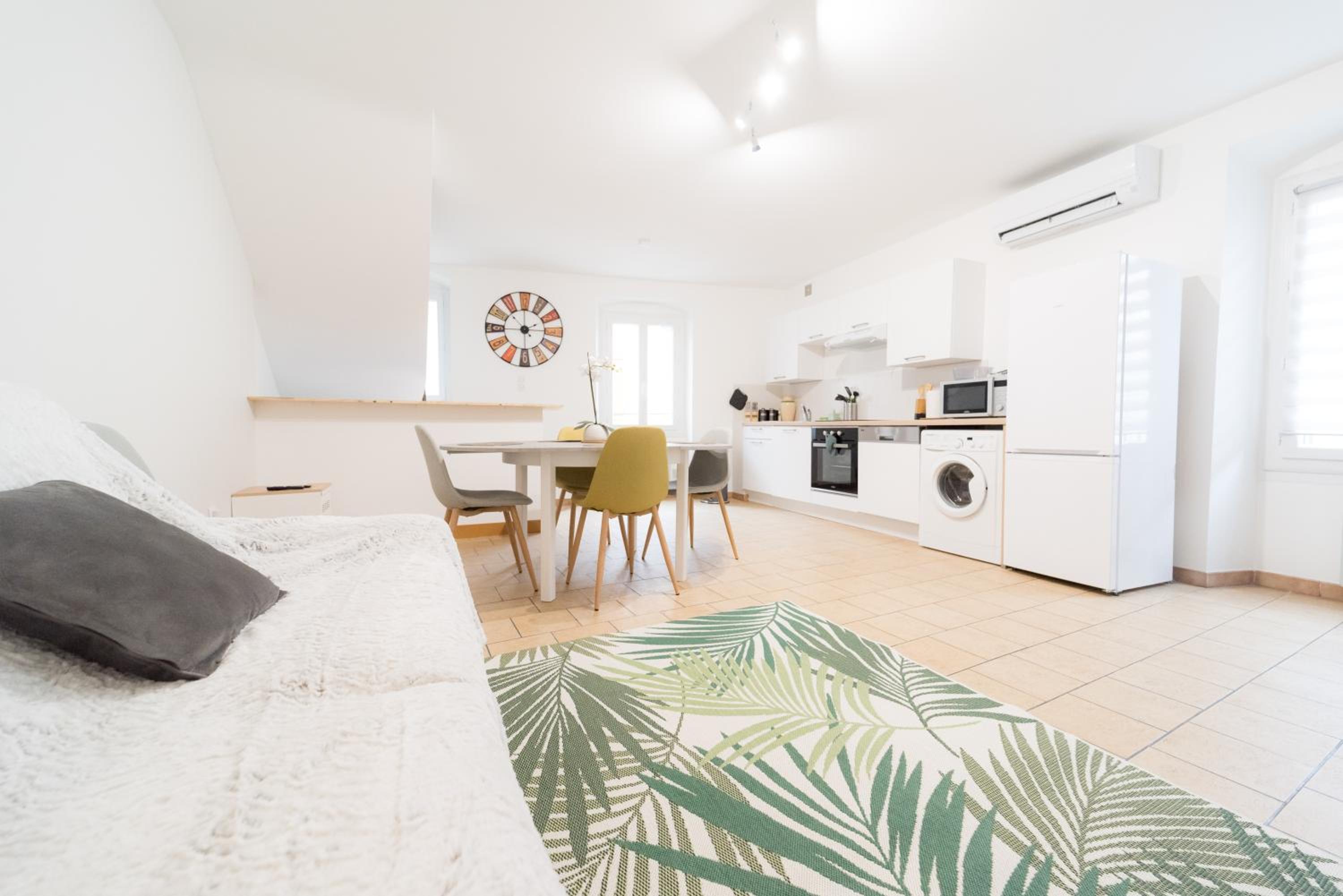 Ravissant Triplex et Duplex au Centre de Pont St Esprit view 5