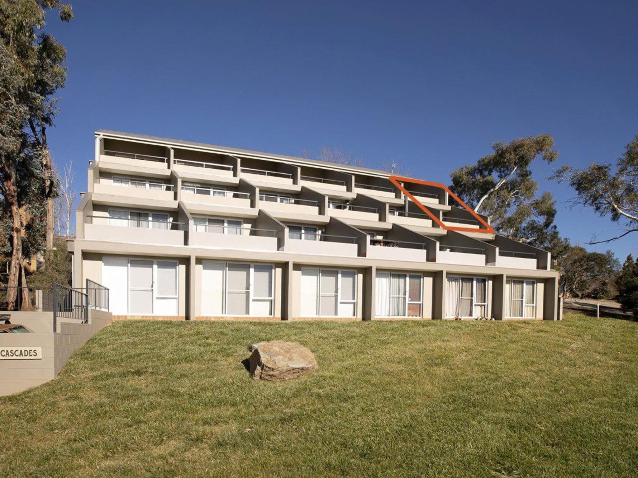Cascades 18 3 Kurrajong Street