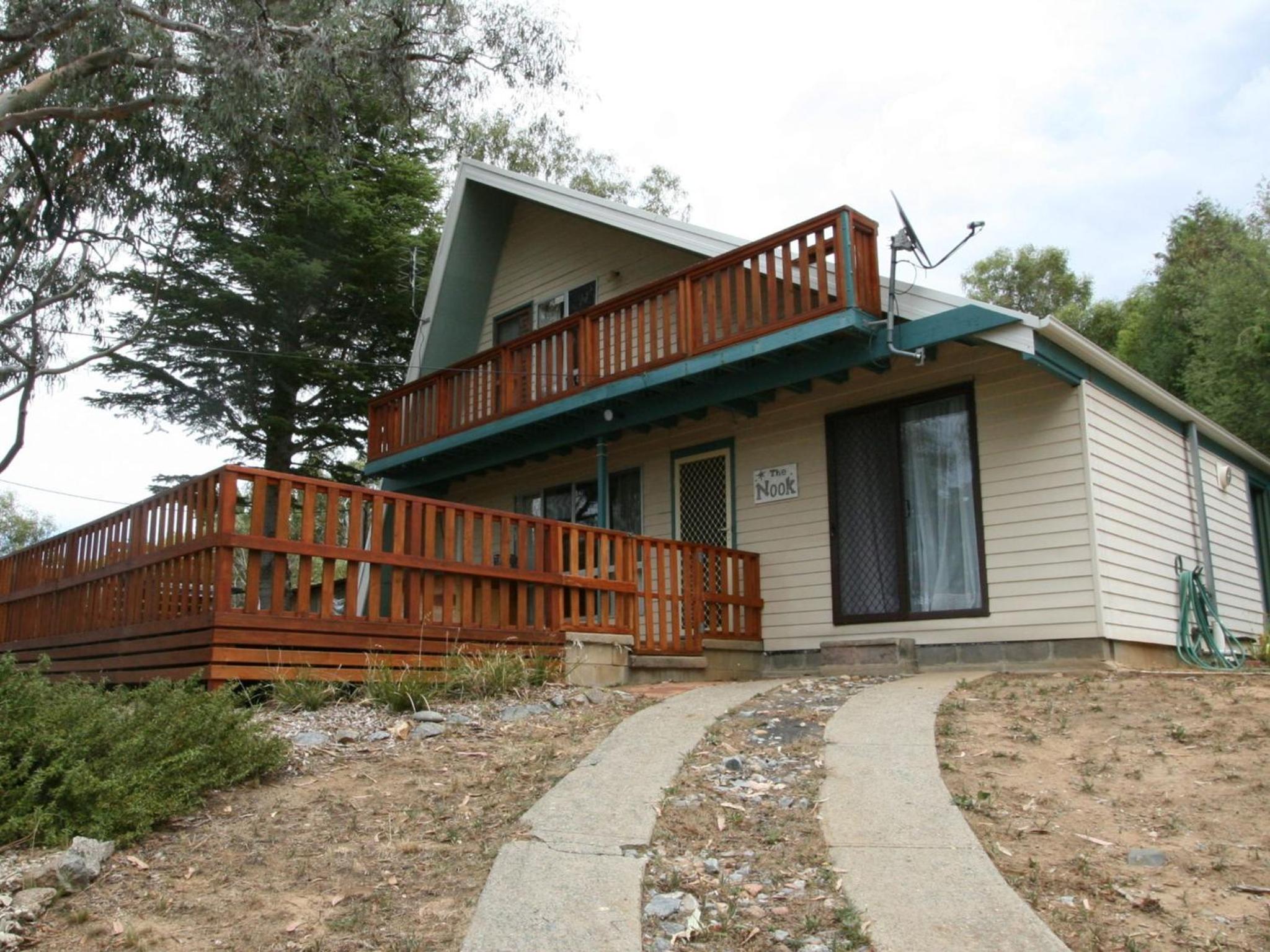 14 Cobbon Crescent