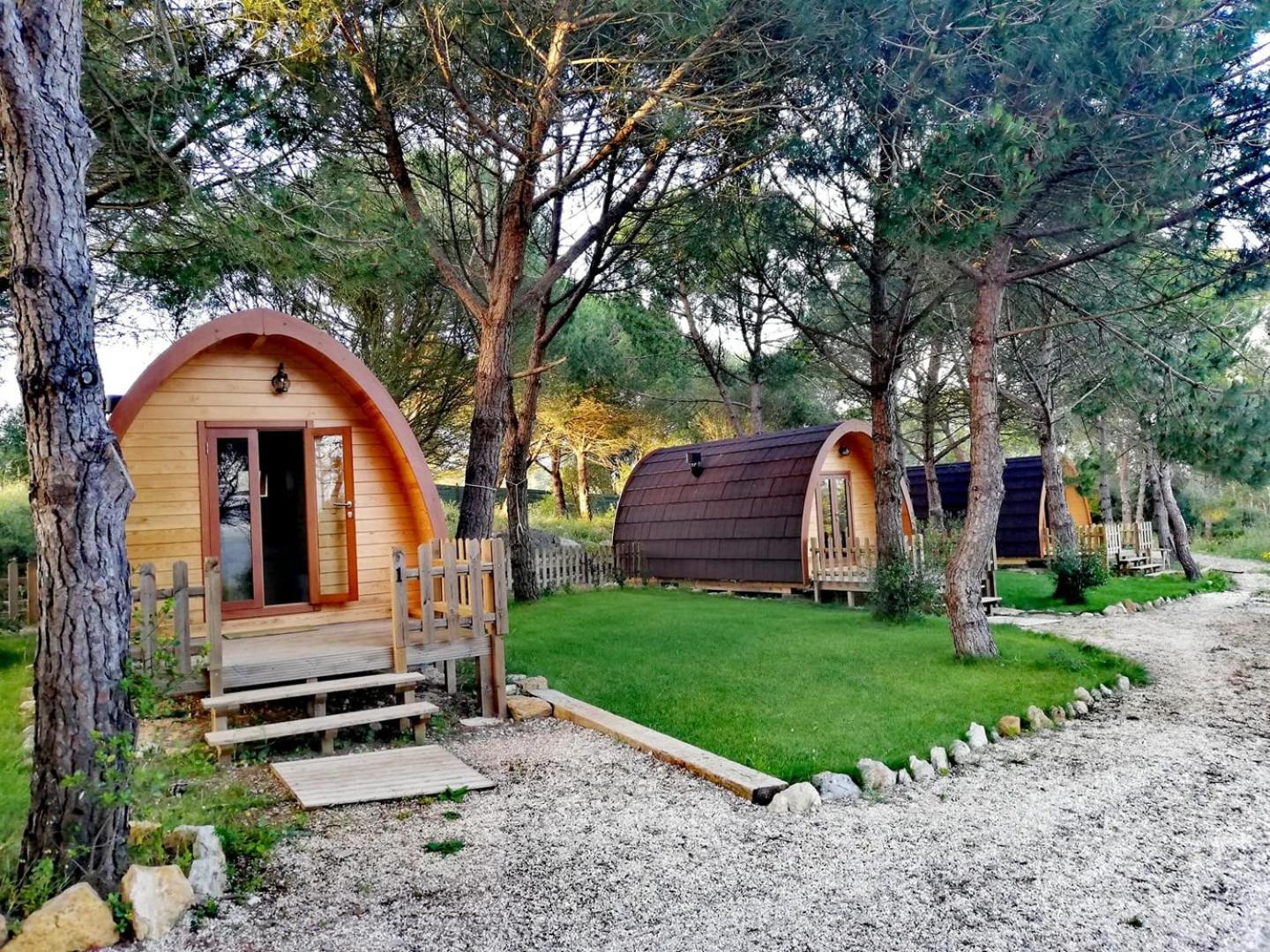 Hotel Glamping Sintra - Image 1