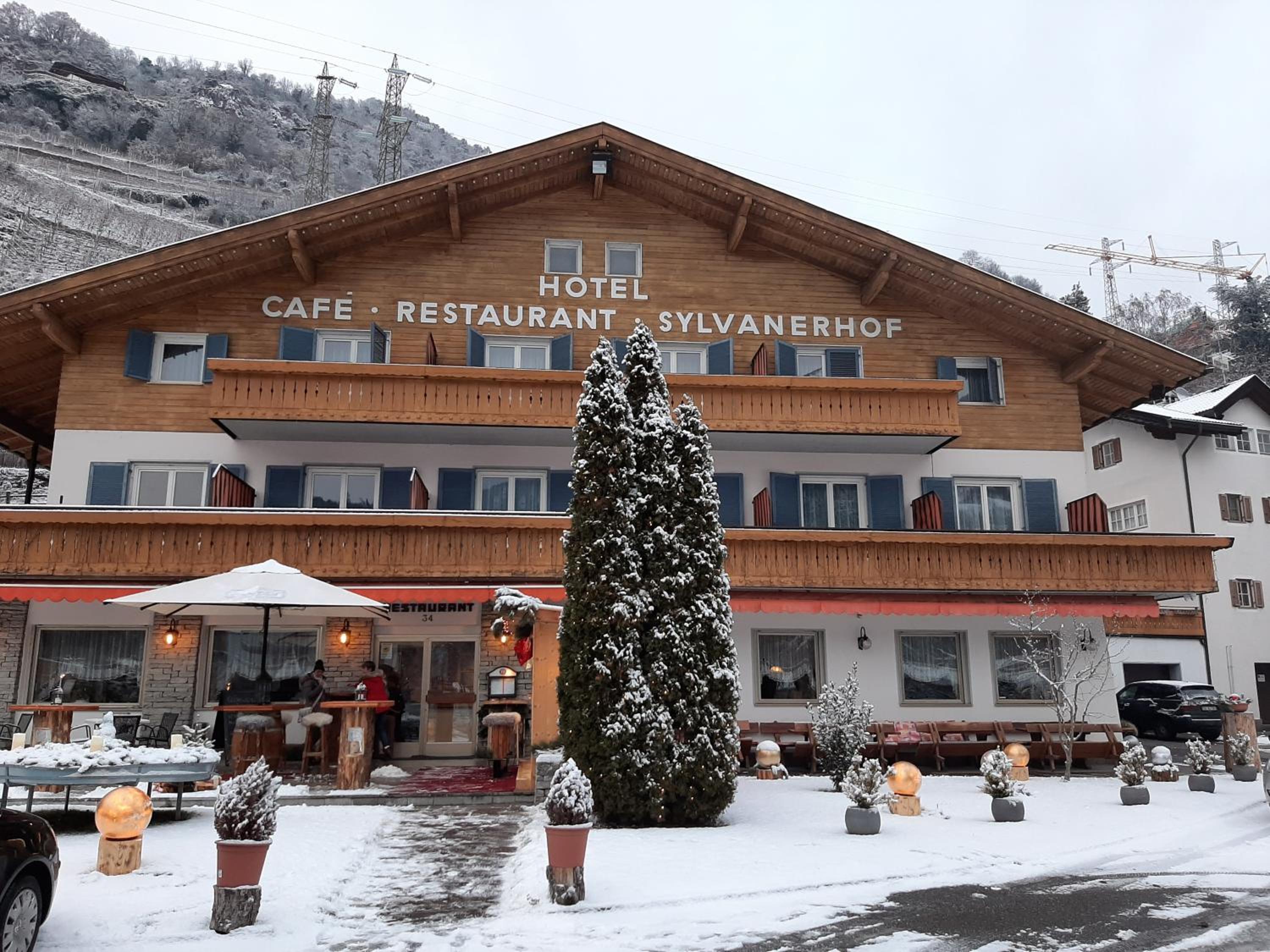 restaurant