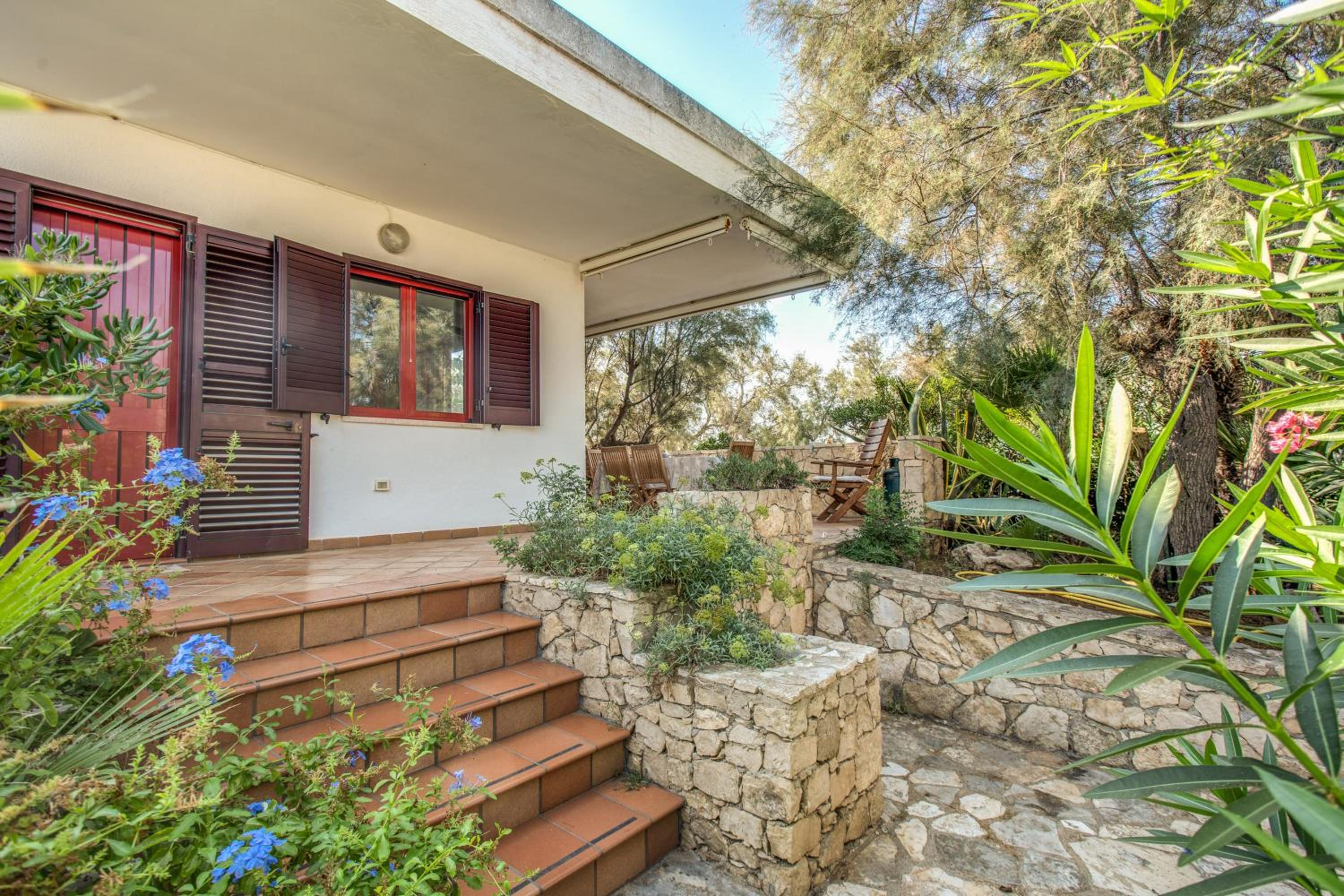 Emerald Holiday House view 2