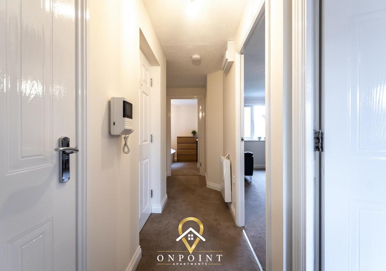 OnPoint - Spacious 2 Bed Apt - FREE Parking view 3