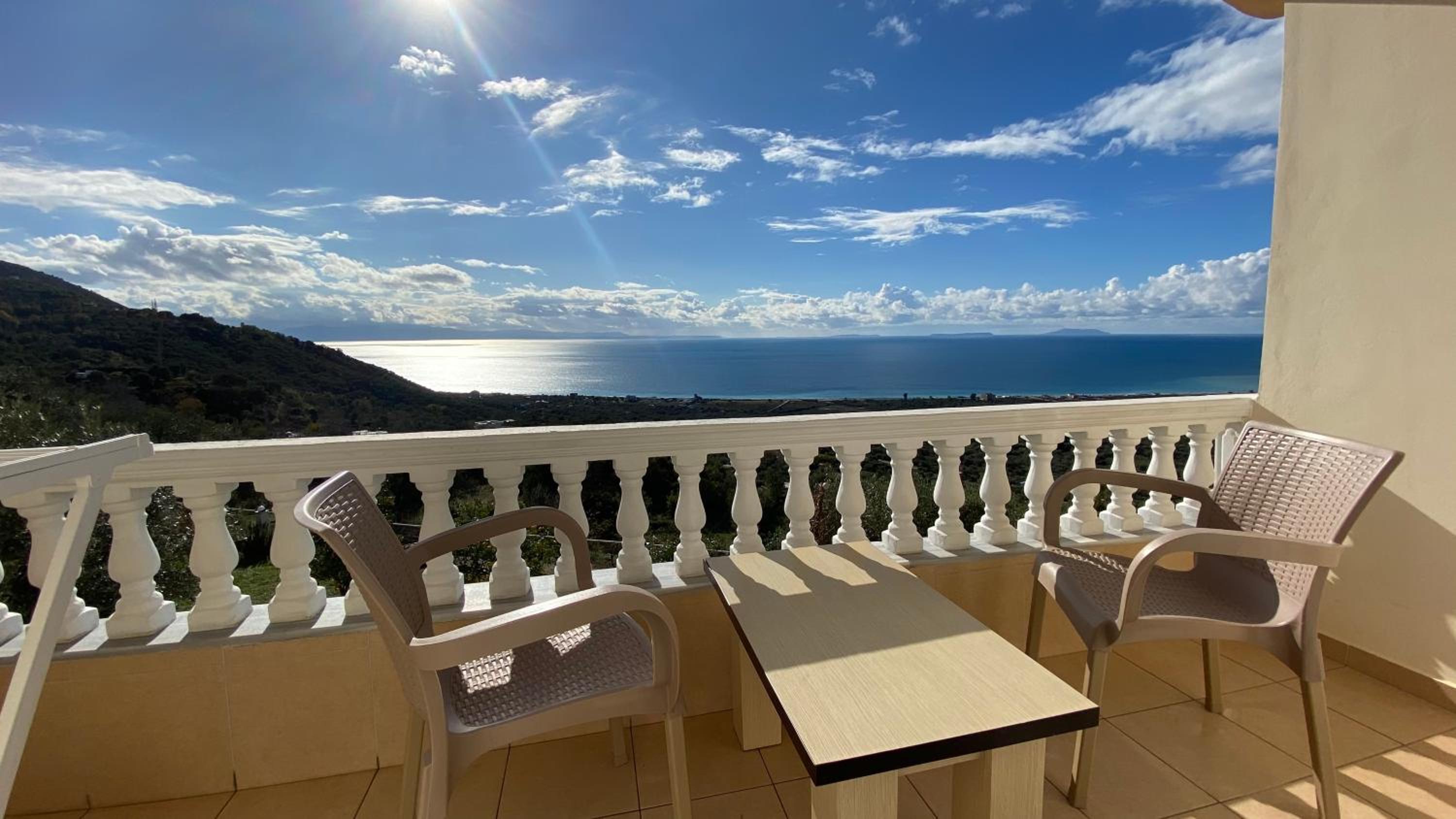 balcony