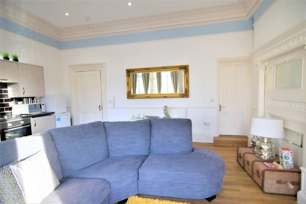ONE BEDROOM 5 mins away from sea