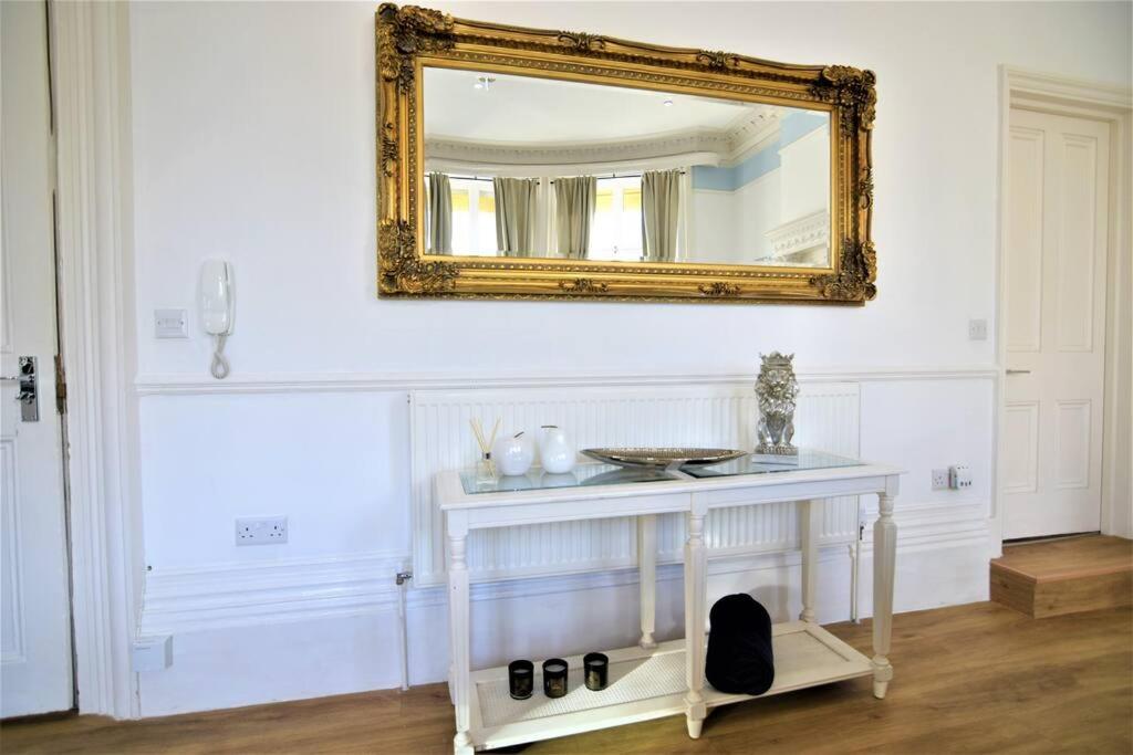 ONE BEDROOM 5 mins away from sea