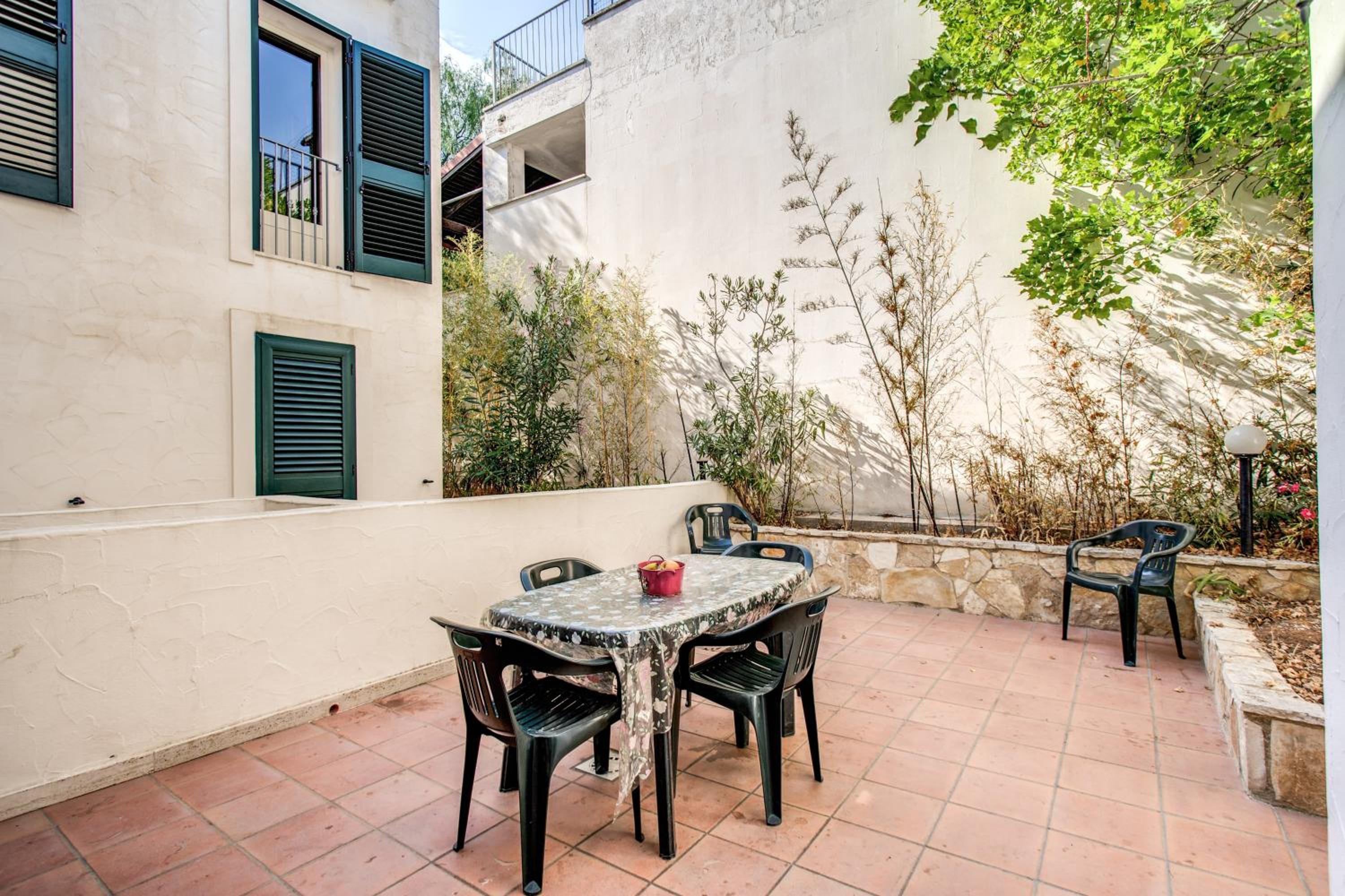 Green Star Holiday House view 2