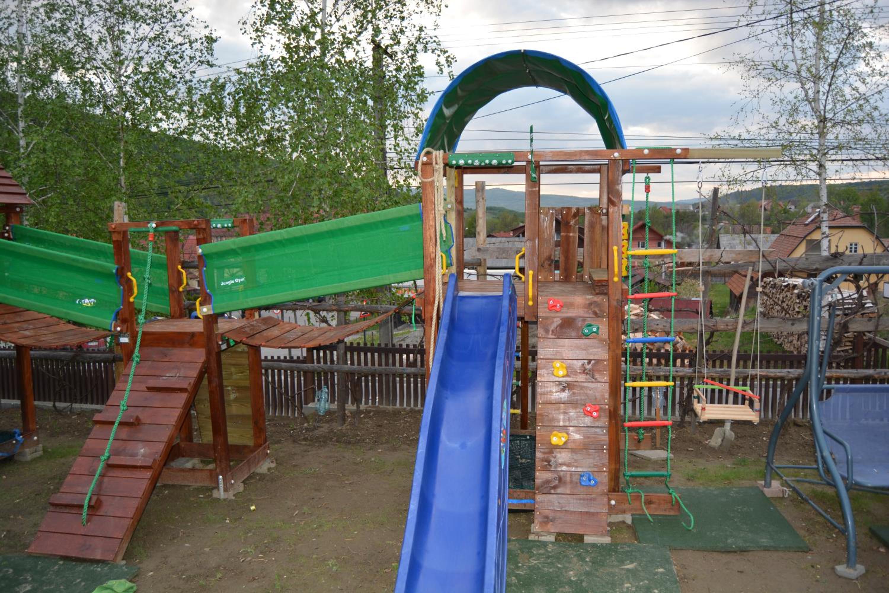 Pensiunea Moldovan view 4