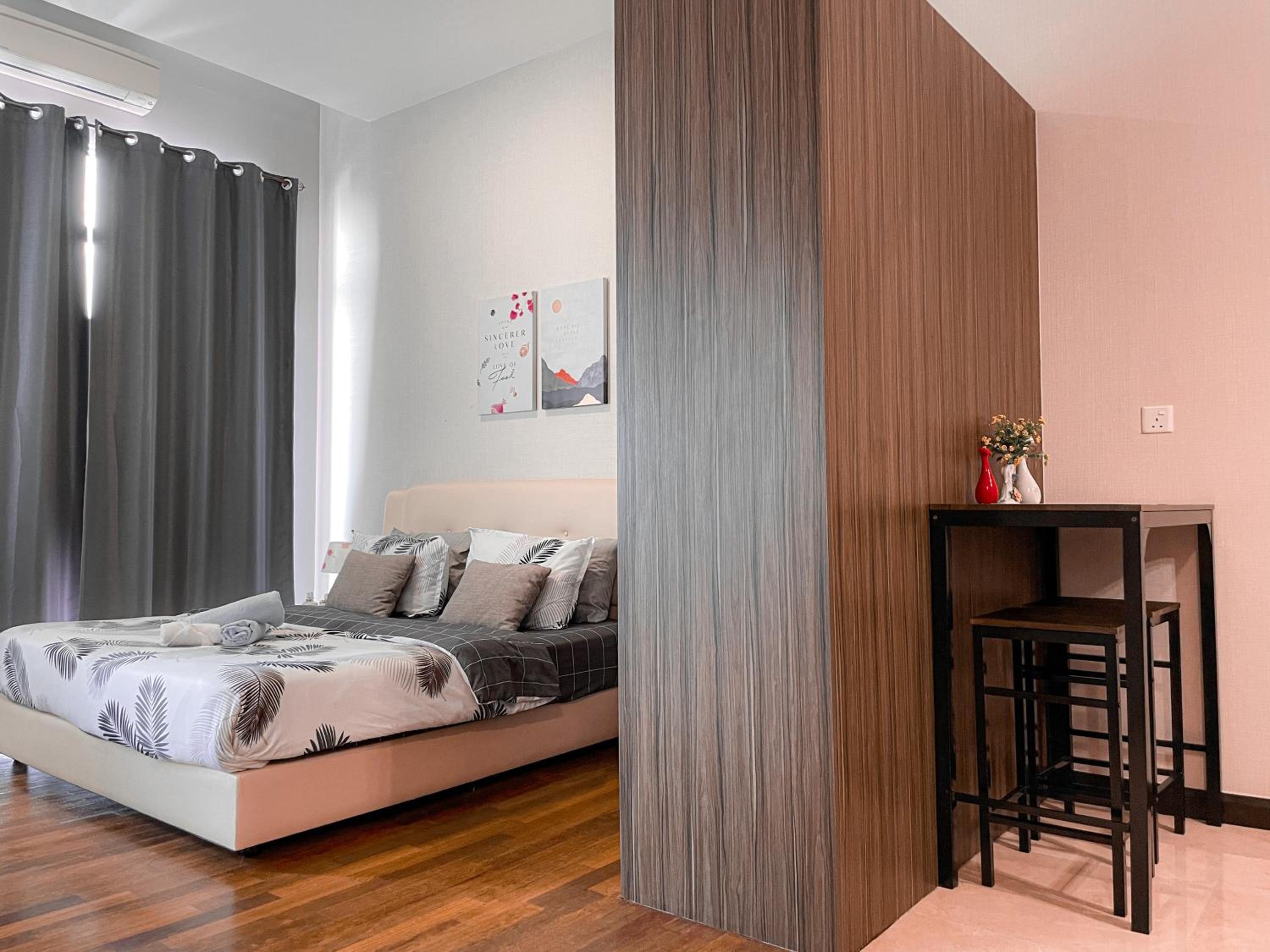 Melaka Vacations - Cozy Malacca Strait Studio  Highest View 180 - Property Image 13