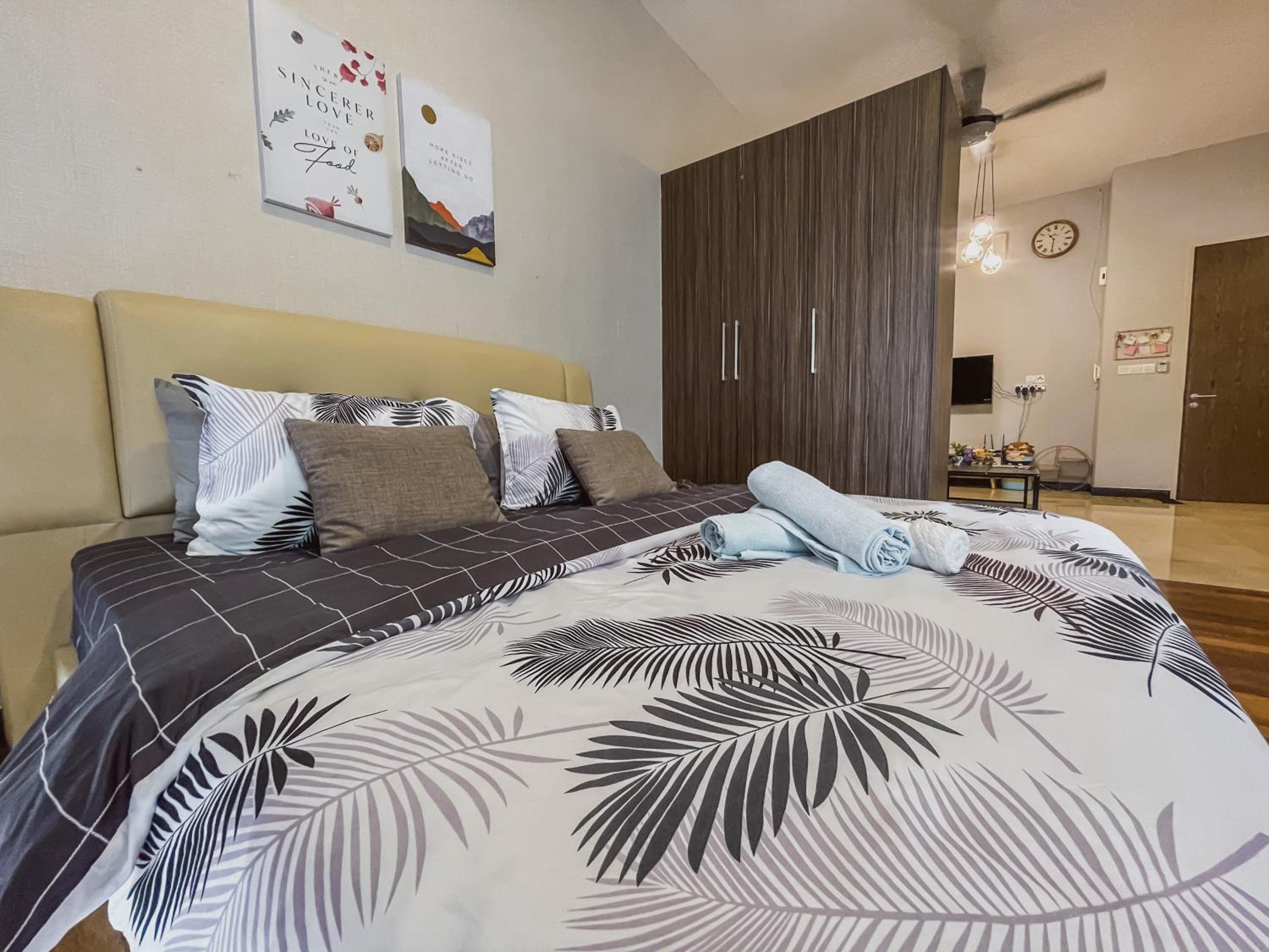 Melaka Vacations - Cozy Malacca Strait Studio  Highest View 180 - Property Image 3