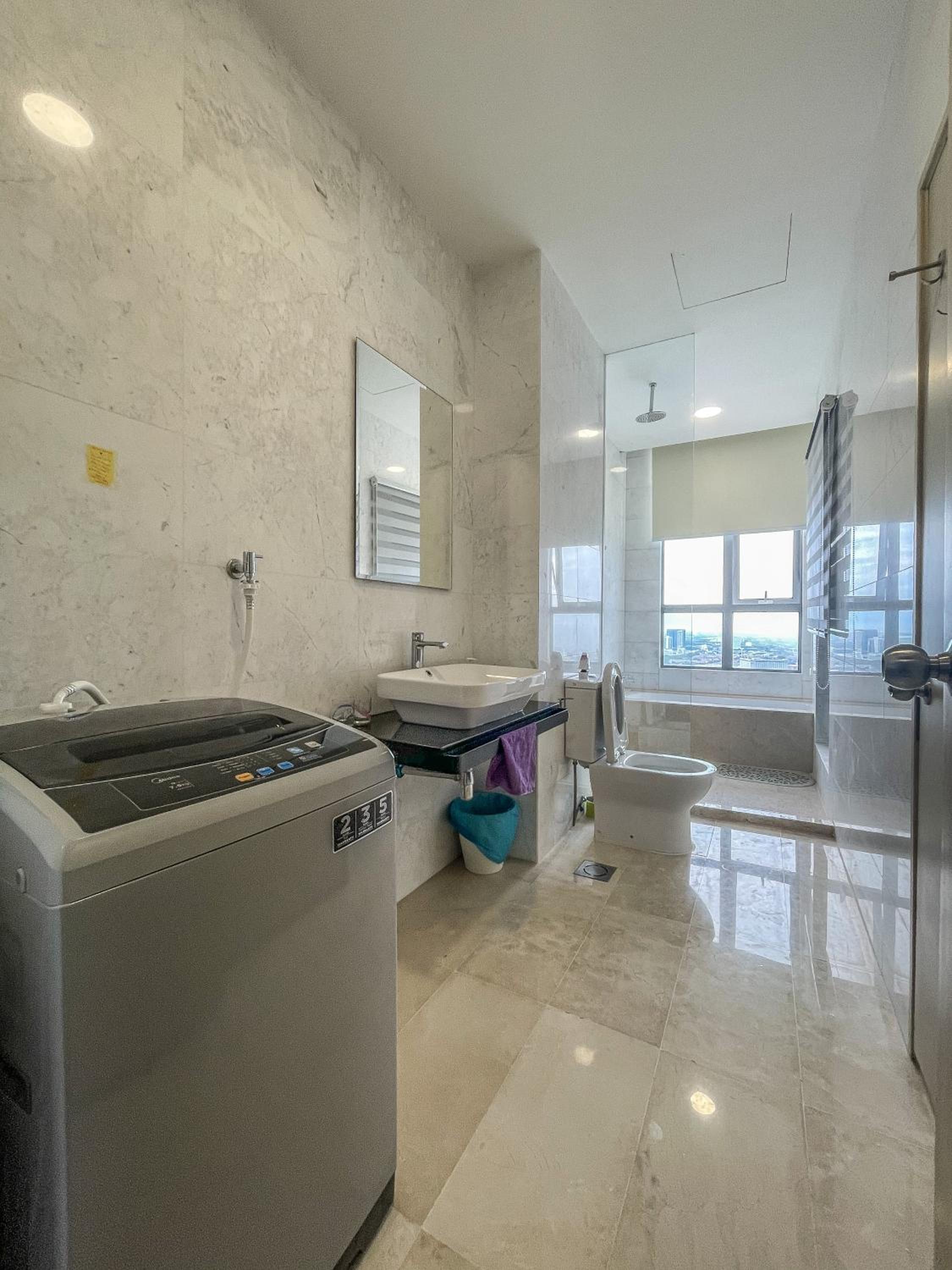 Melaka Vacations - Cozy Malacca Strait Studio  Highest View 180 - Property Image 21
