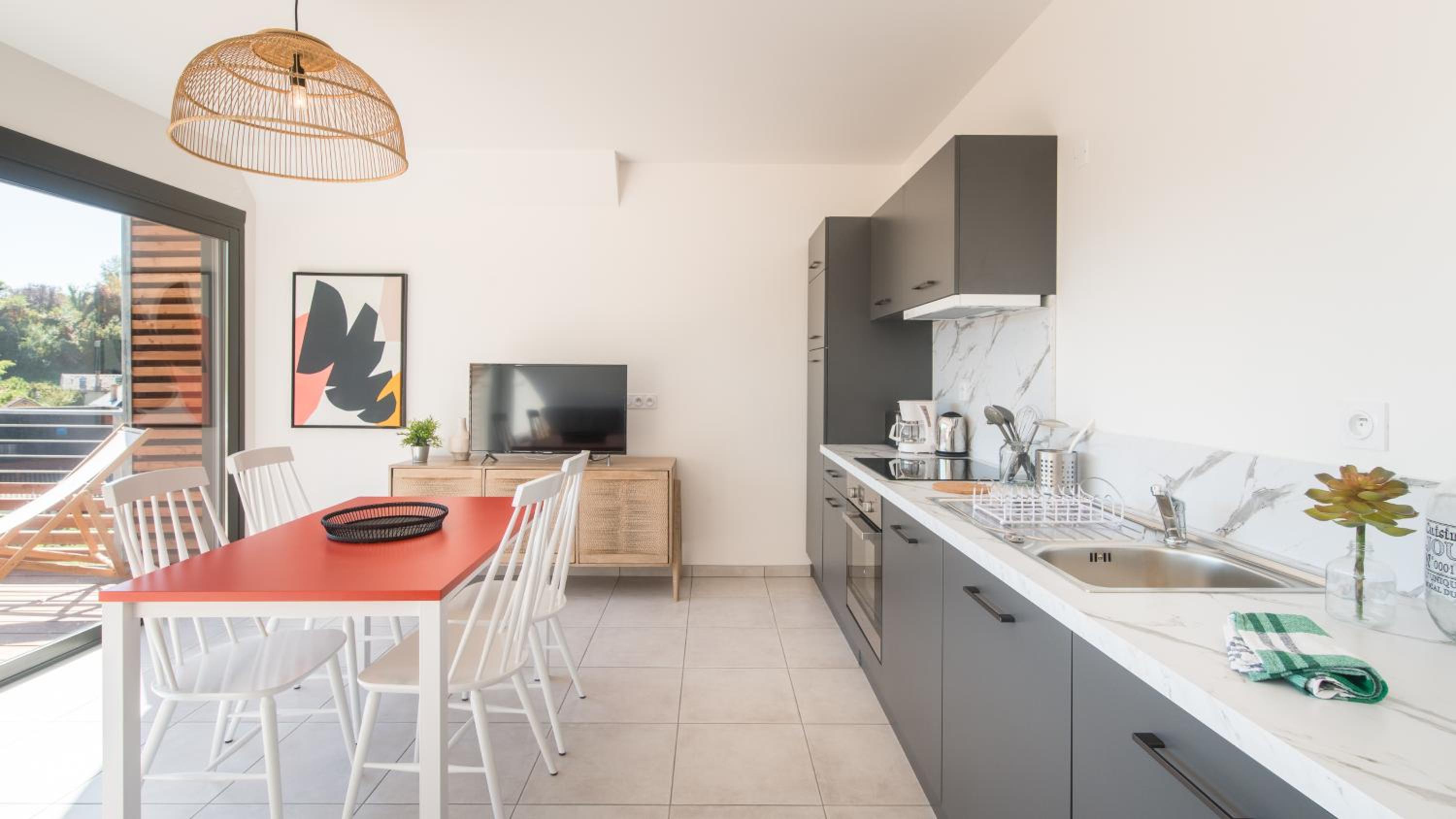 "Le Soleil Levant" avec balcon et parking privé, 2 adultes et 1 enfant view 3