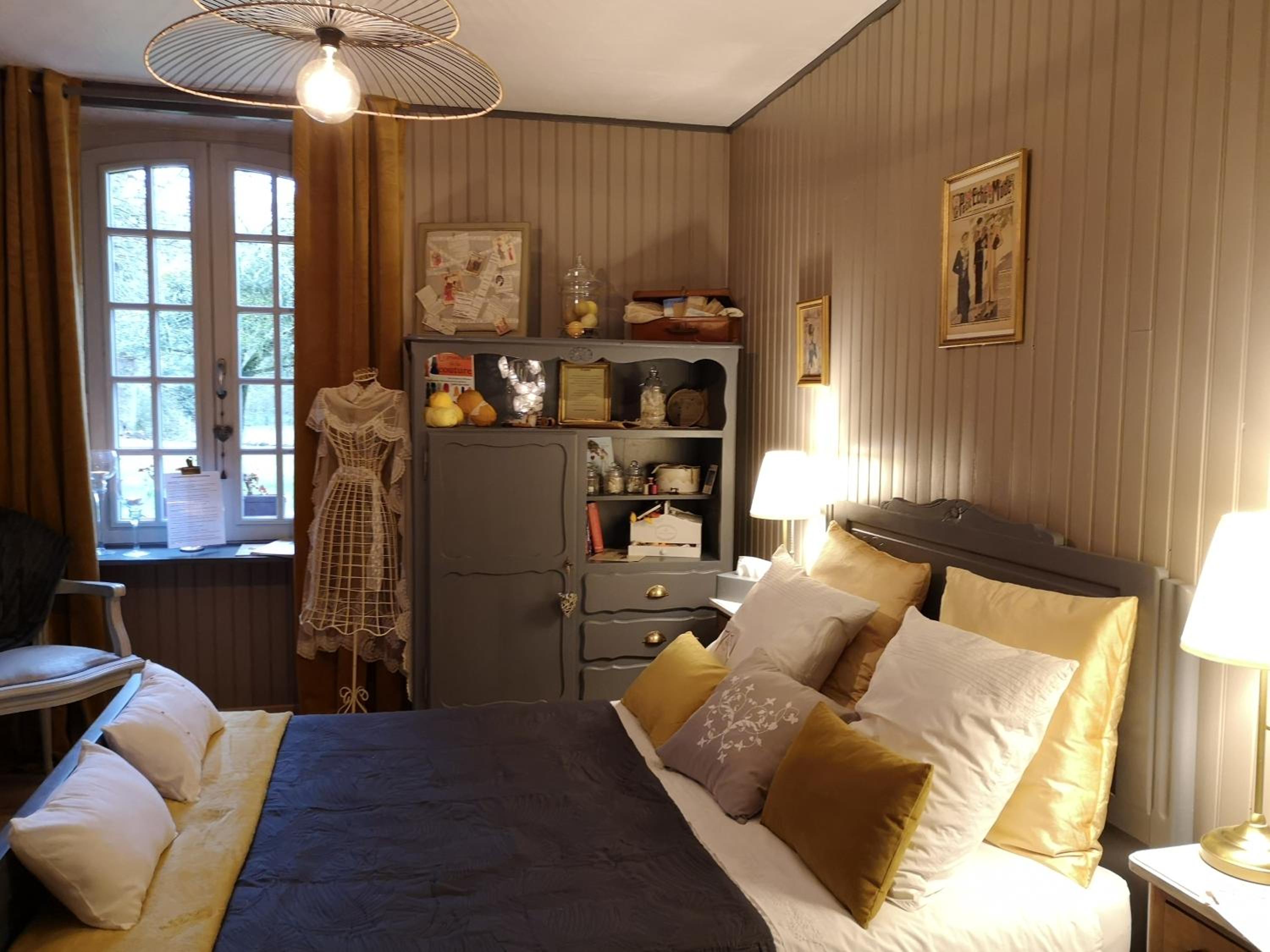 Manoir de l'Alleu view 2