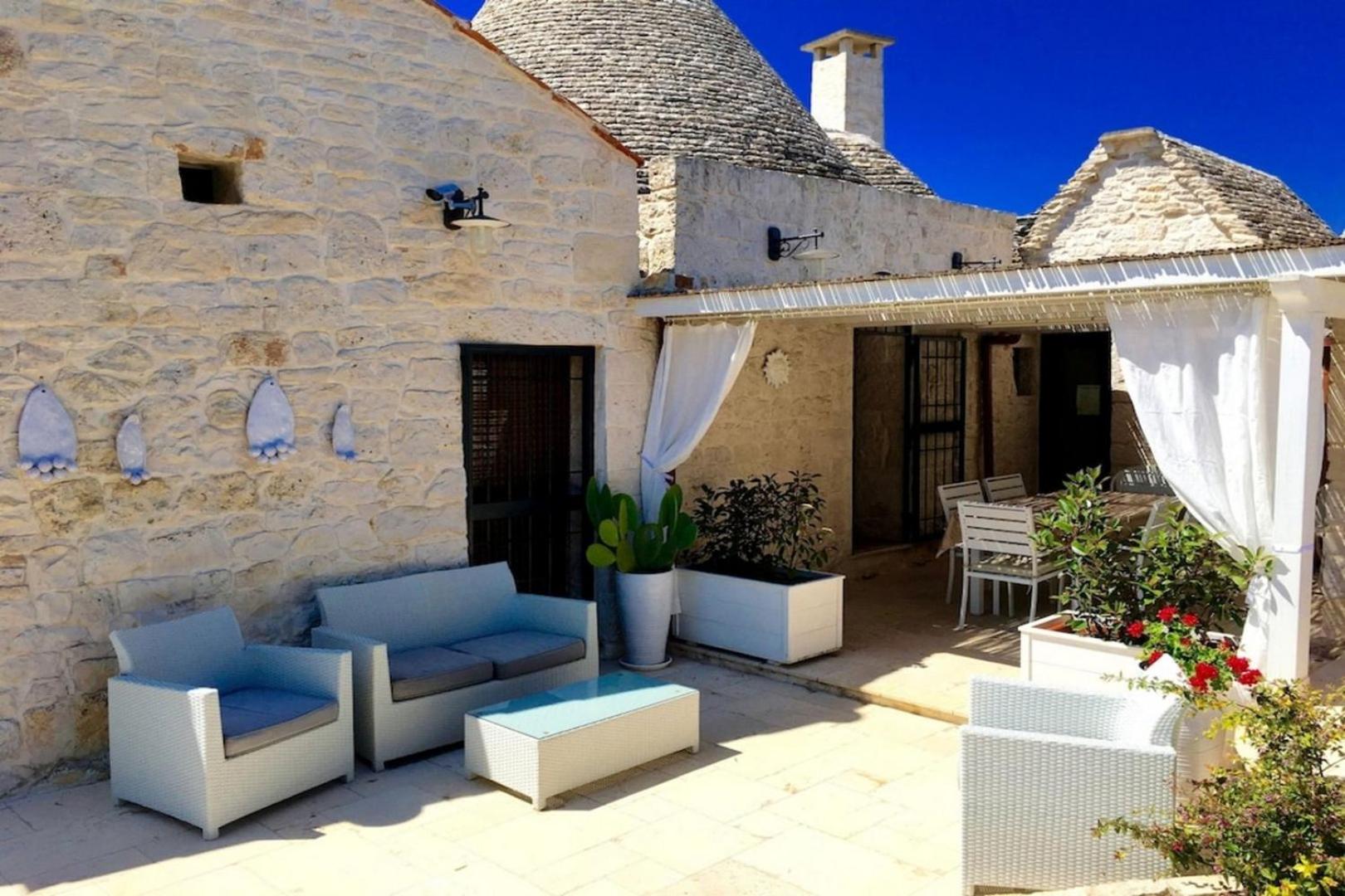 Trullo Cielo Cielo with pool
