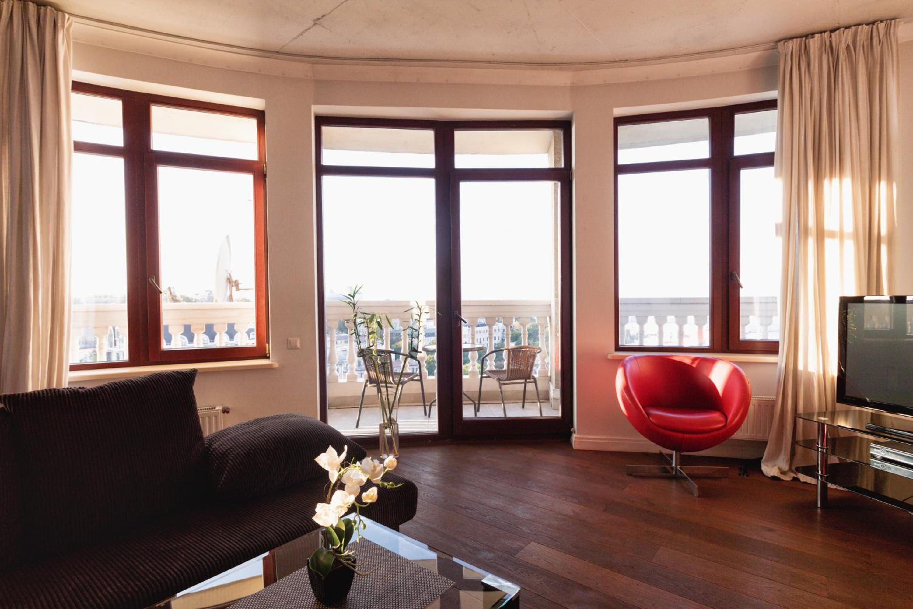 Central Park Apartments view 5