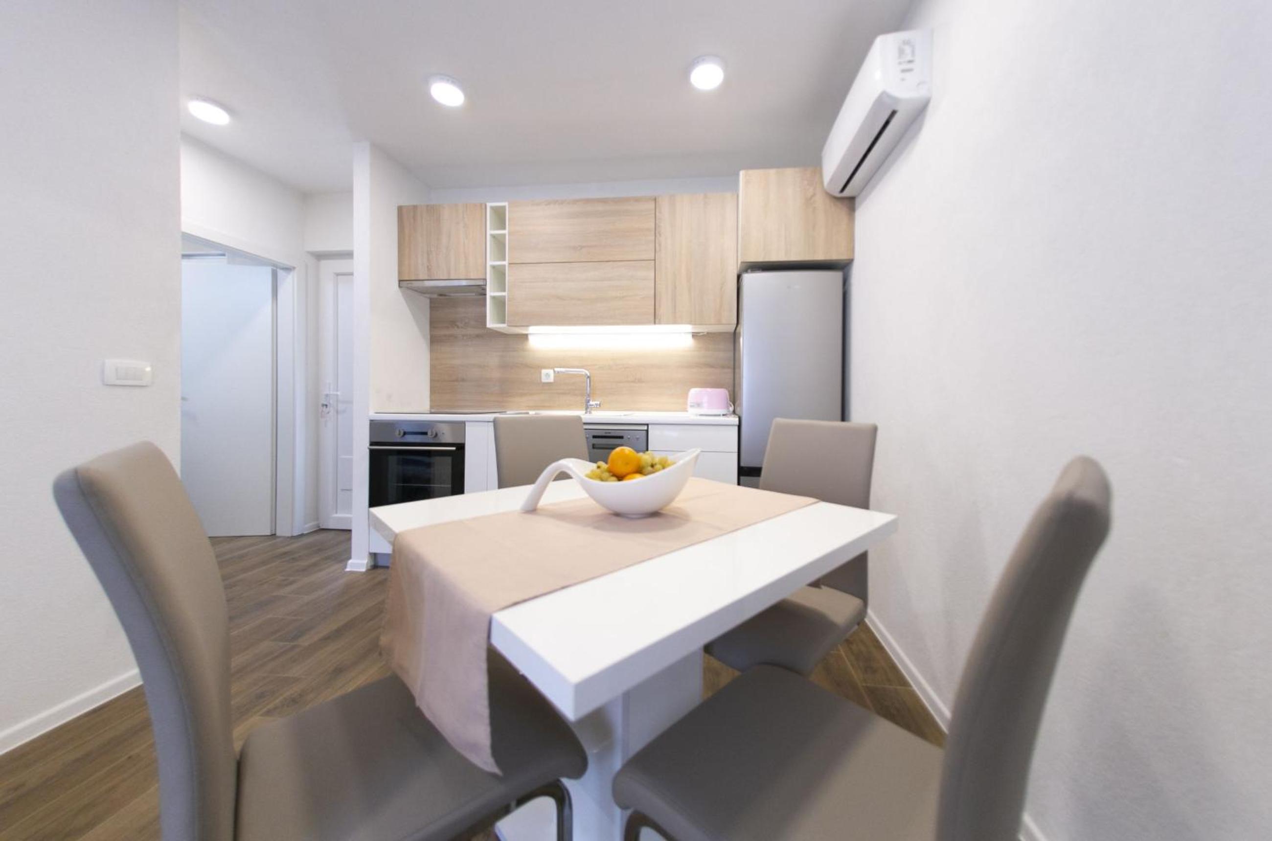 Apartmani Klara view 2