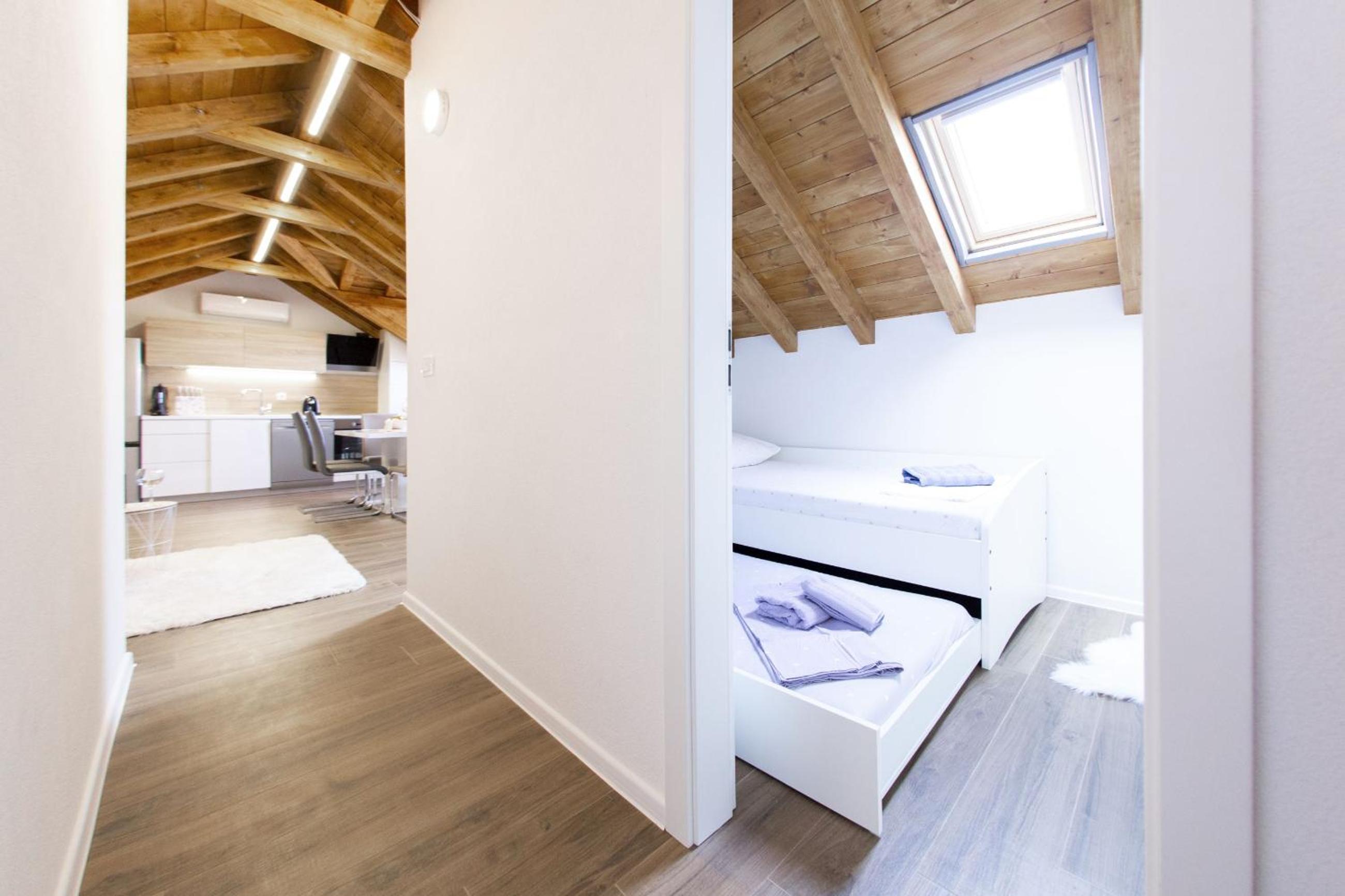 Apartmani Klara view 3