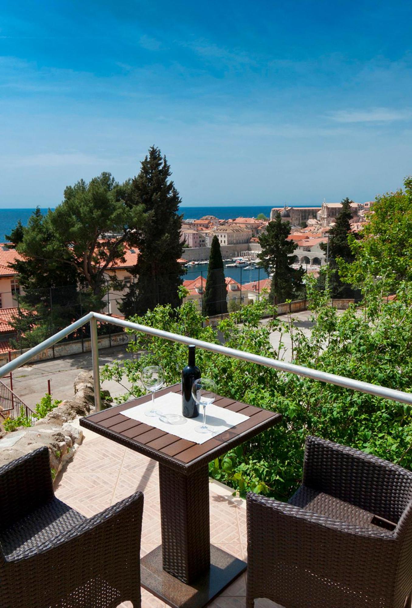 Lora studio sea & OldTown view with parking
