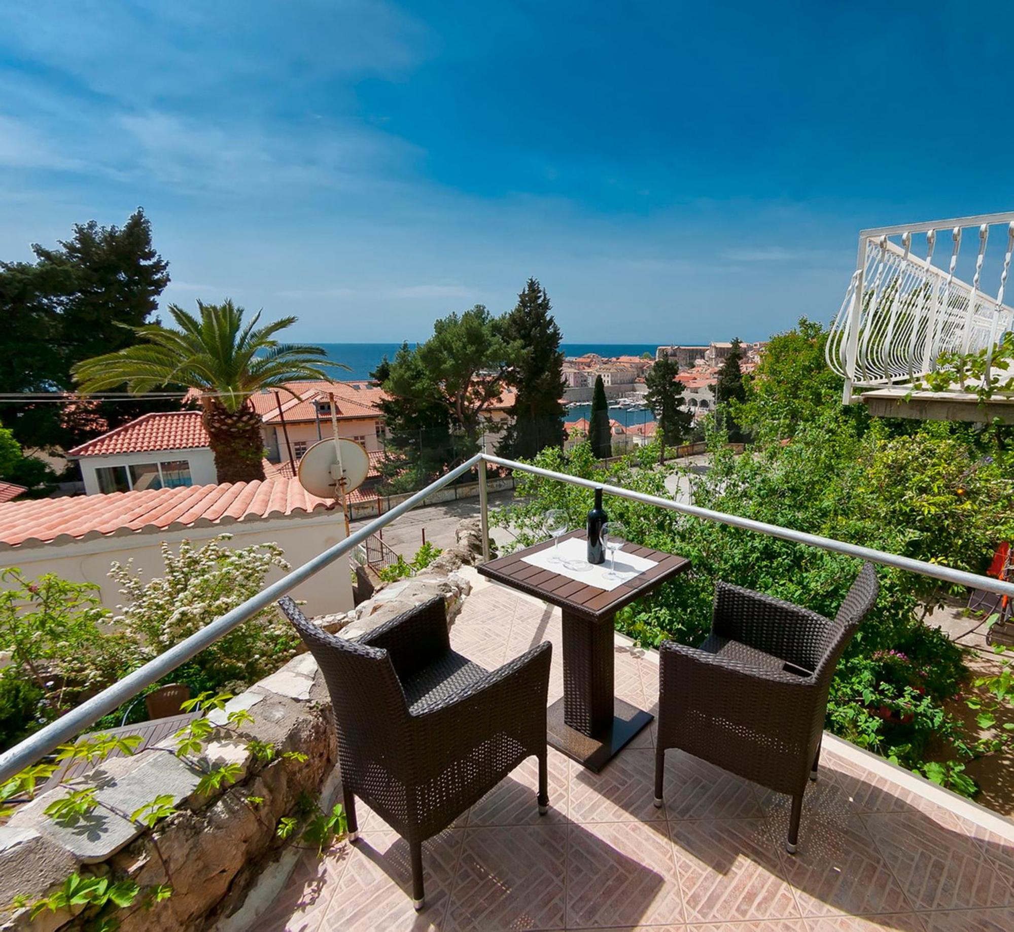Lora studio sea & OldTown view with parking