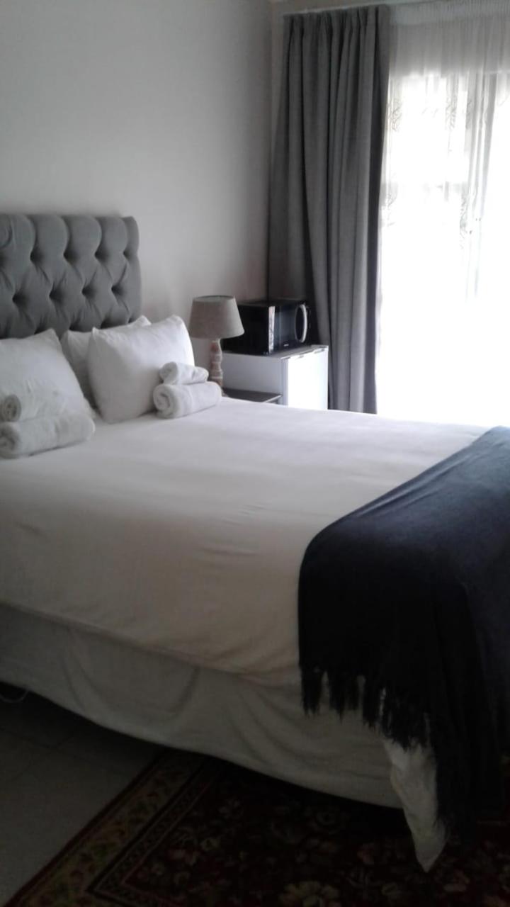 Vinolux Guest House