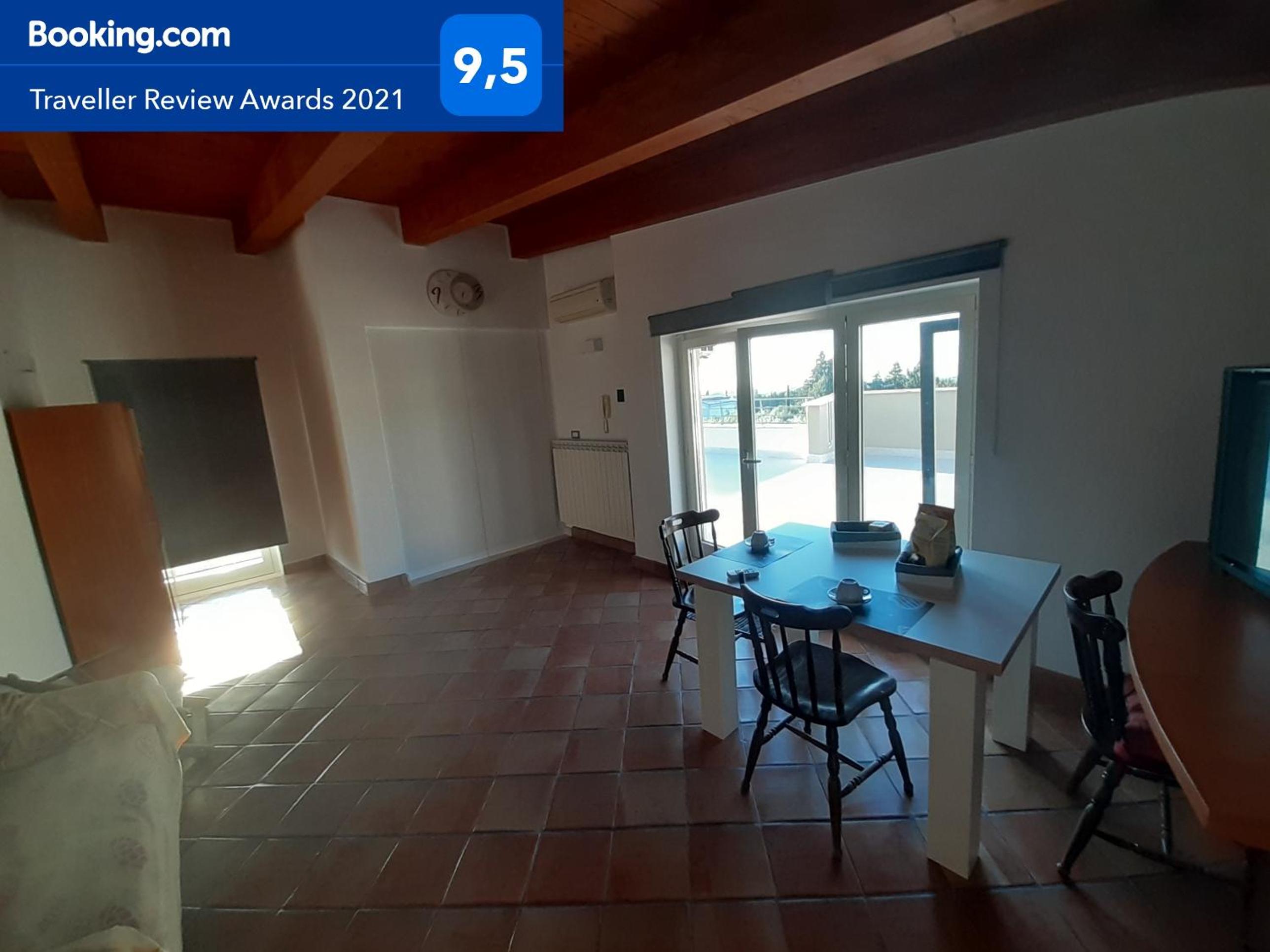 Casa Torre Palomba (Castel del Monte-Trani) view 5