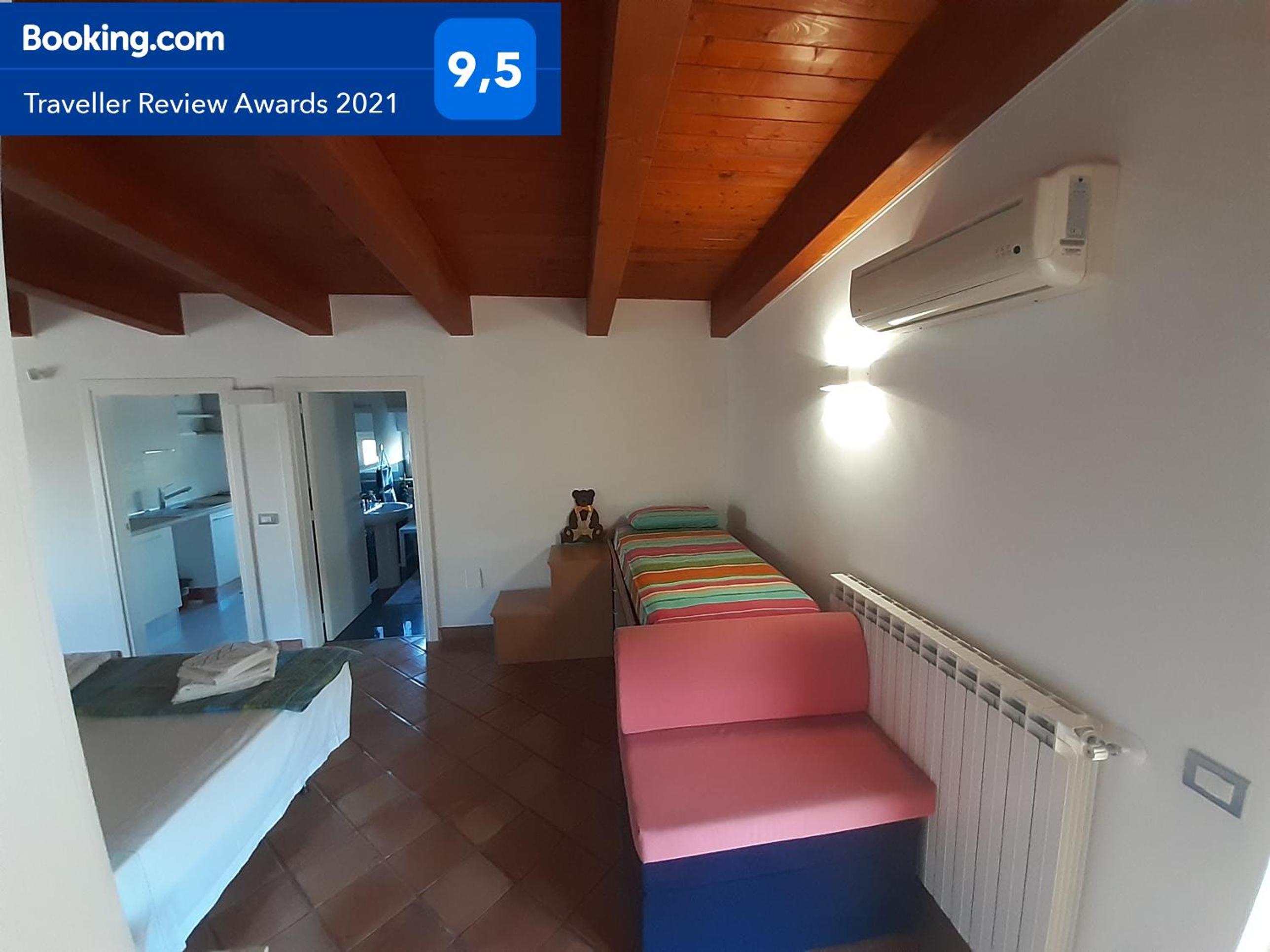 Casa Torre Palomba (Castel del Monte-Trani) view 3