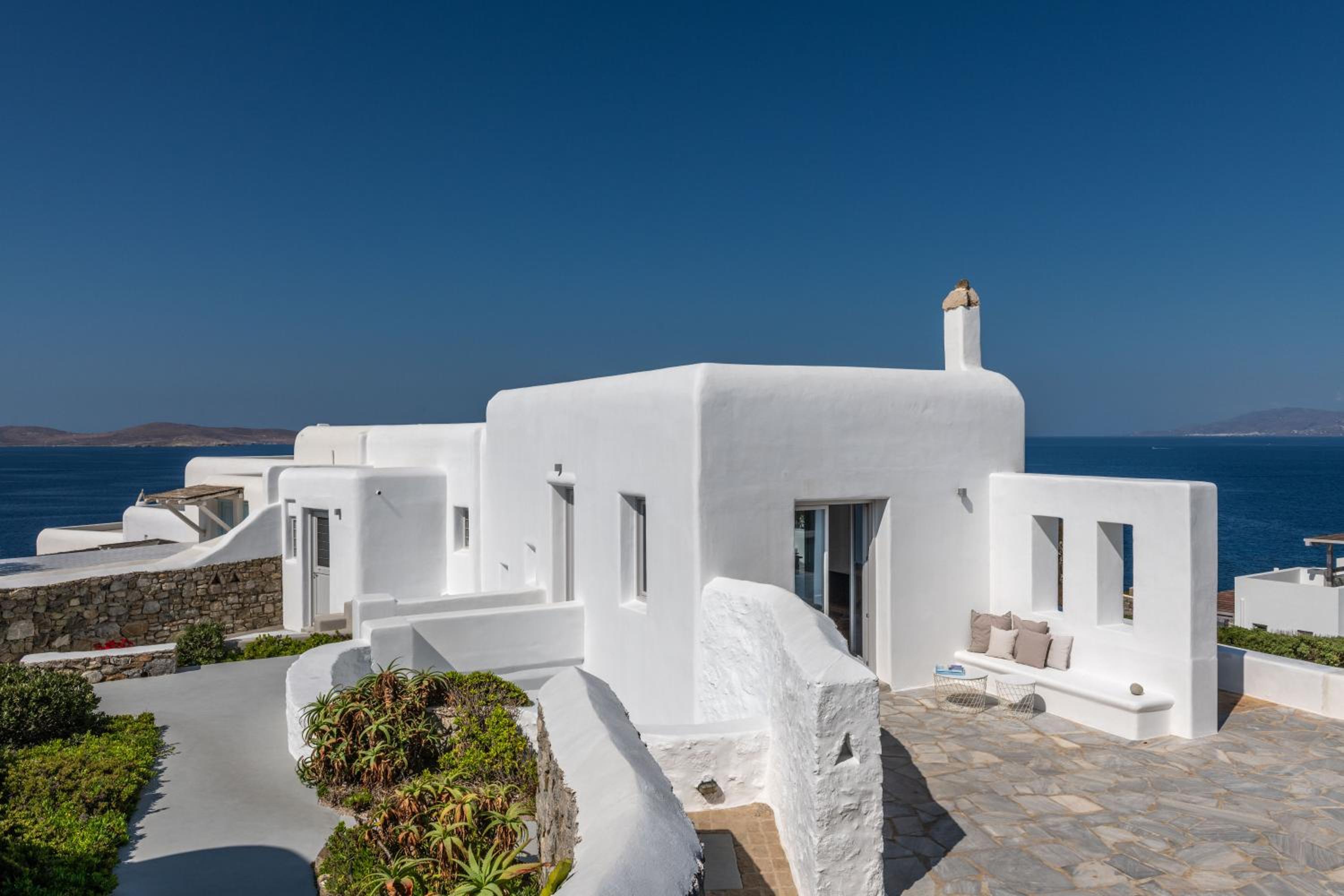 Villa Mykonis Prana by Lavillaebella
