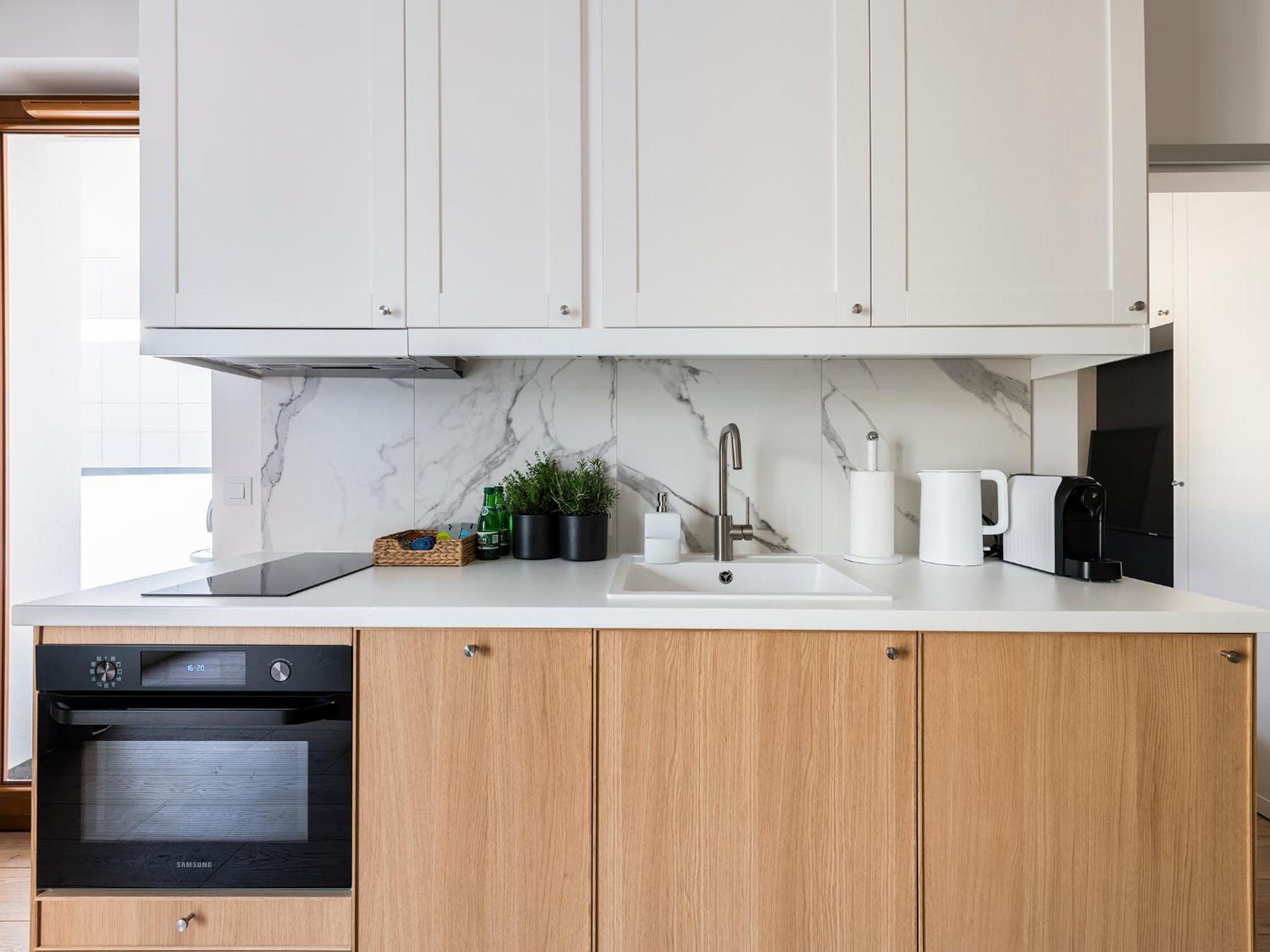 YourSecondFlat Grzybowska Metropoint view 4