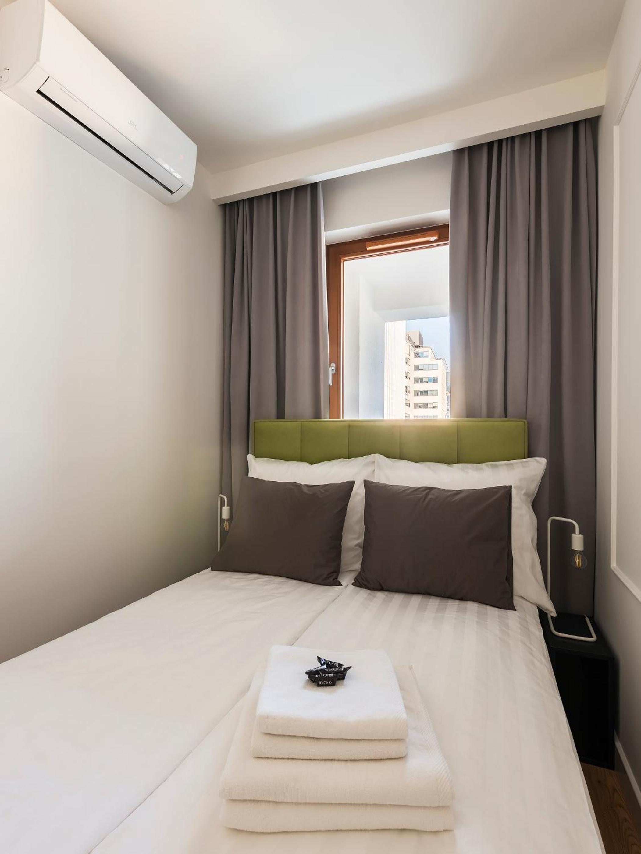 YourSecondFlat Grzybowska Metropoint view 5