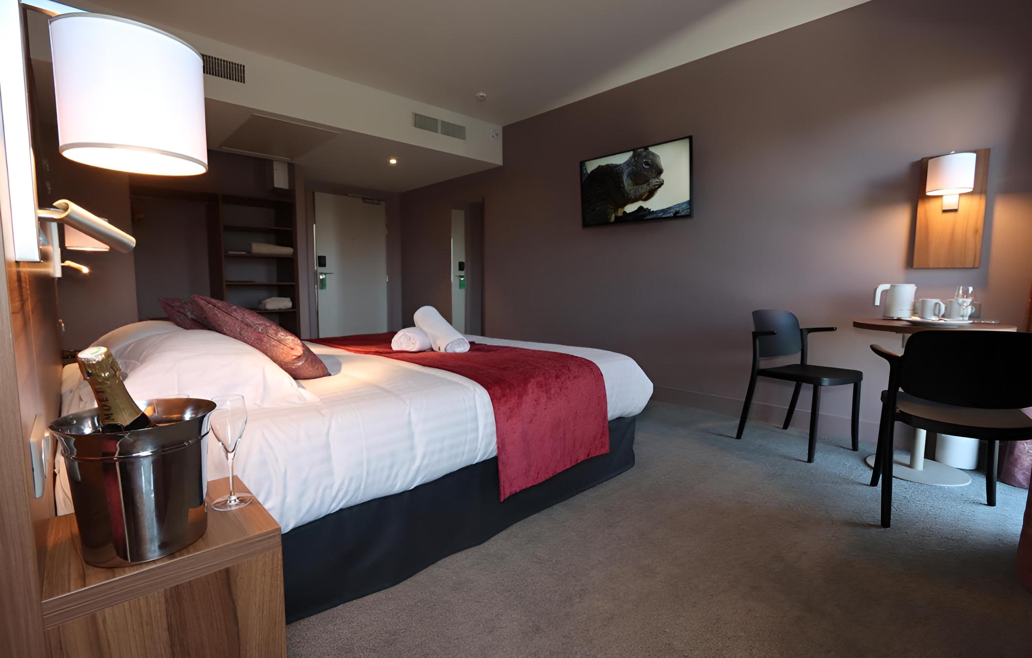 hotel room