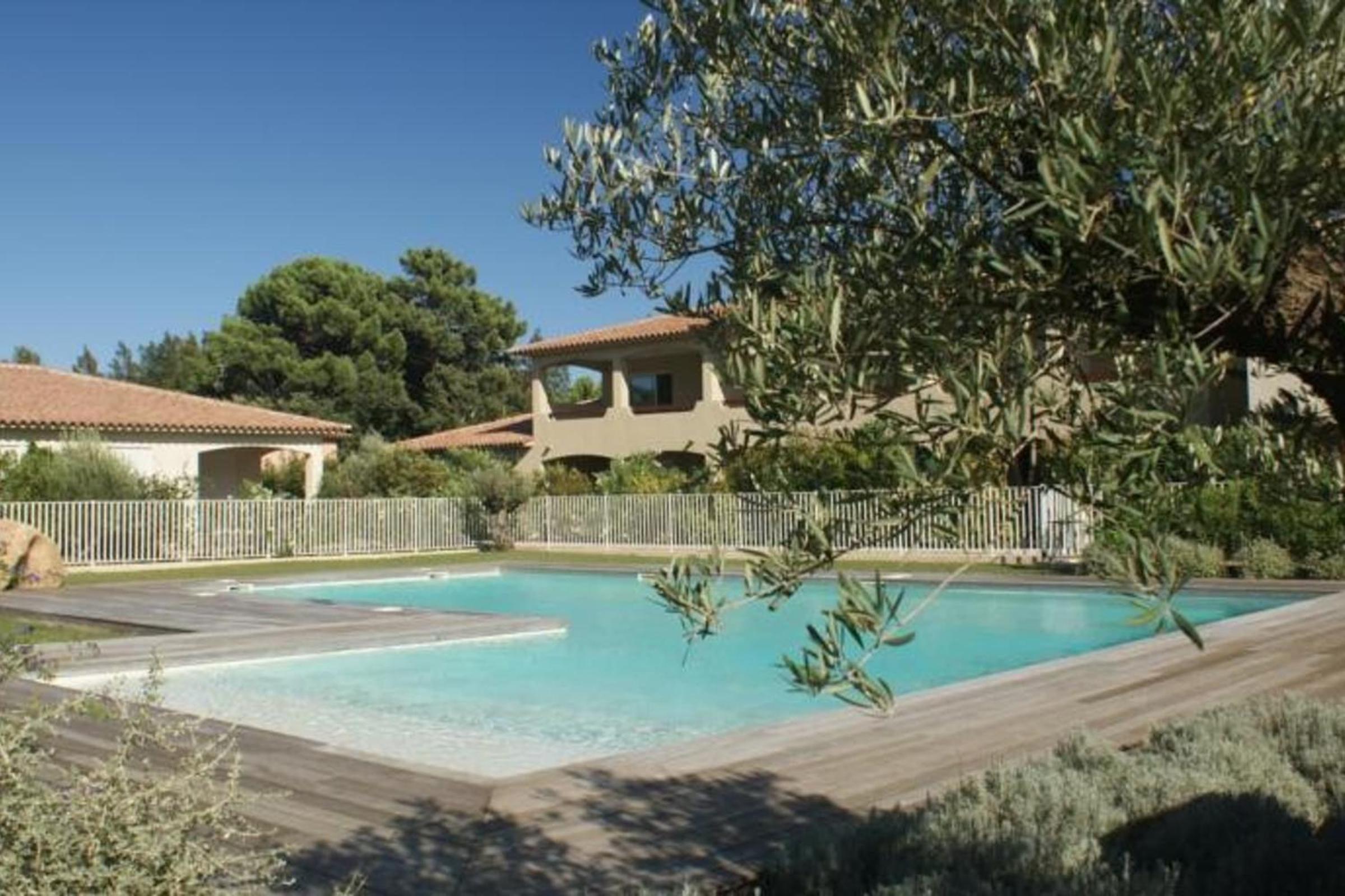 Rez De Jardin CLIMATISE - 2 MIN PLAGE - PISCINE view 2