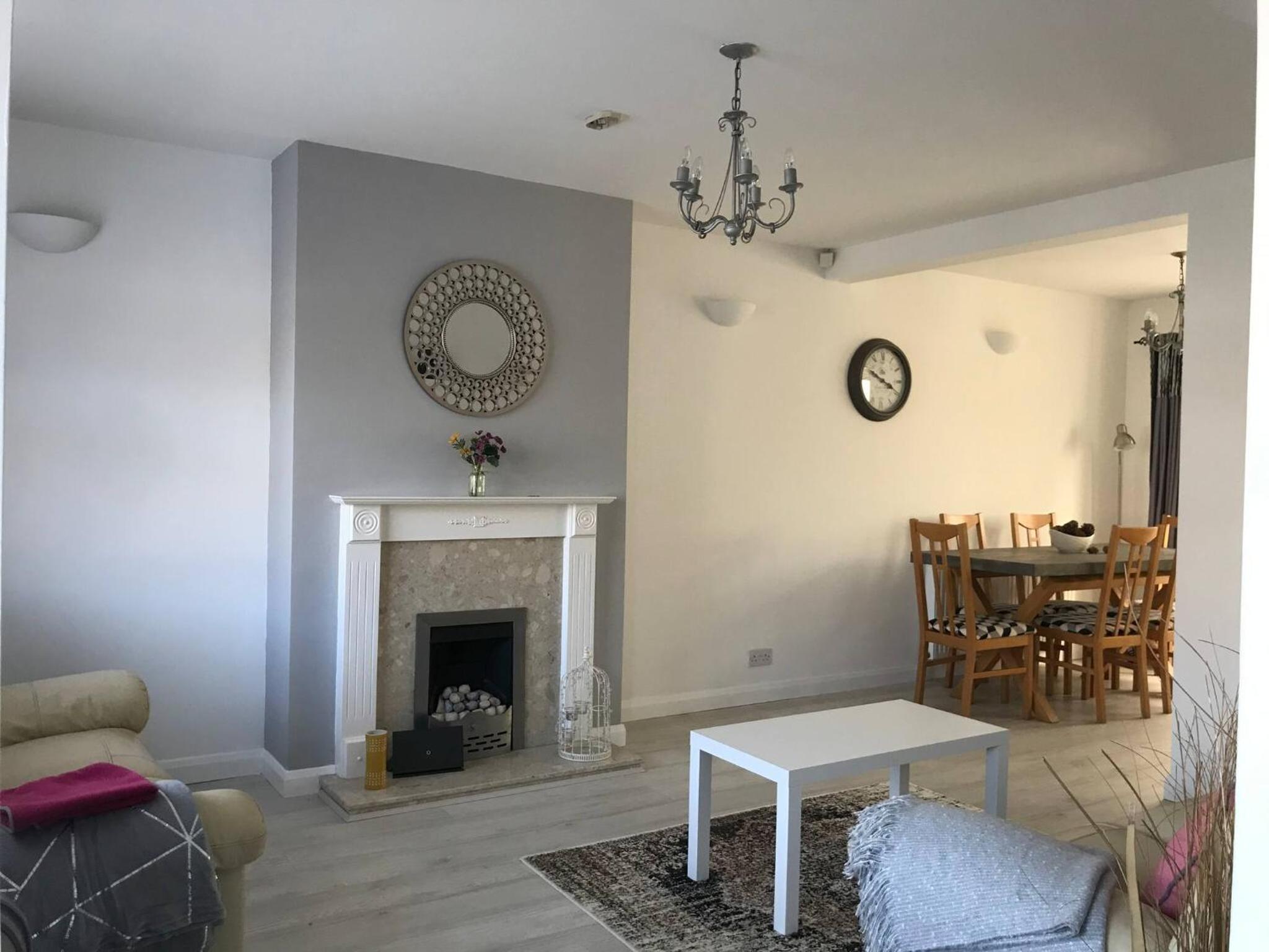 Diana House - Great location