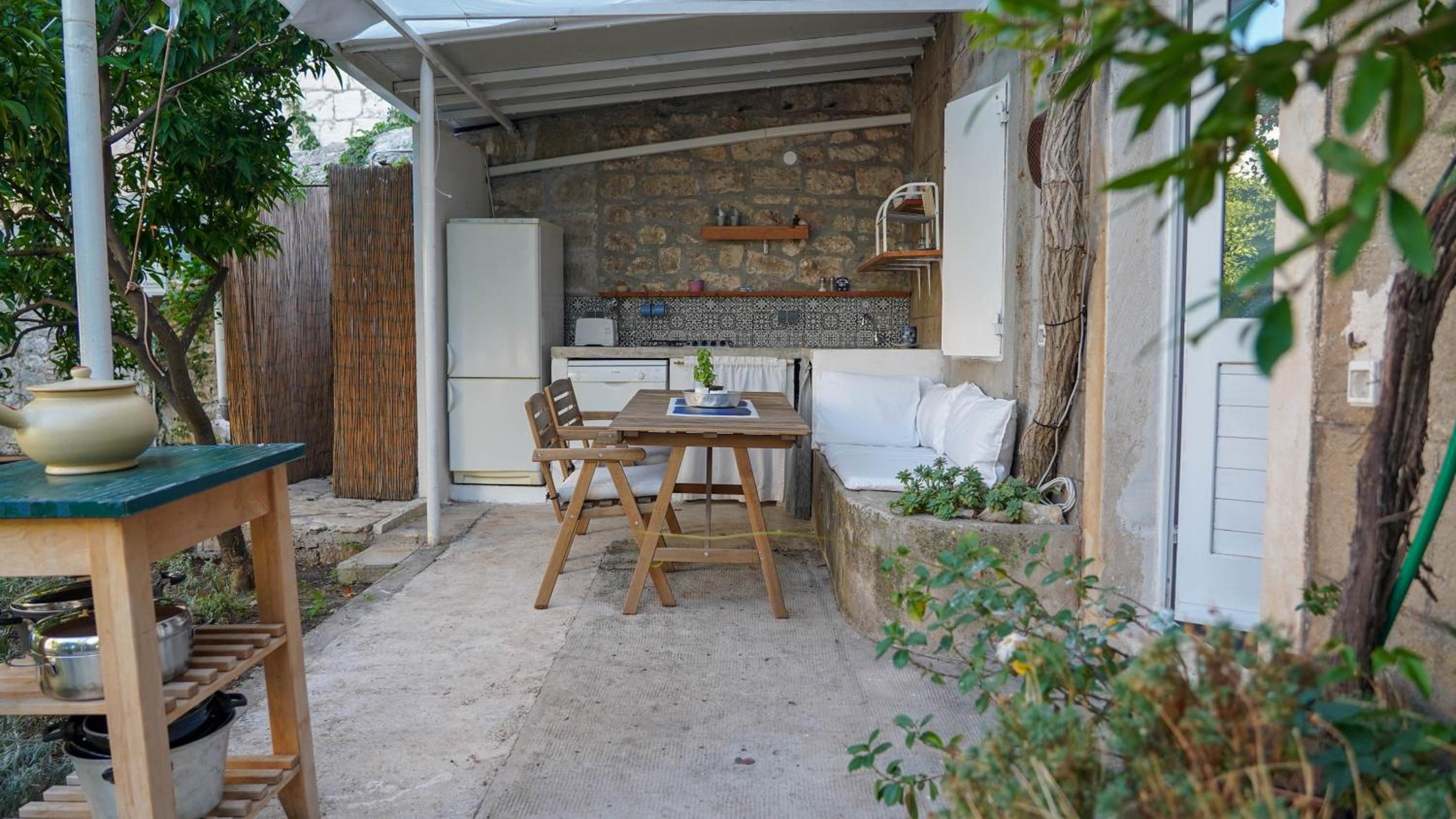 Charming two-bed apartment ORANGE GARDEN view 5