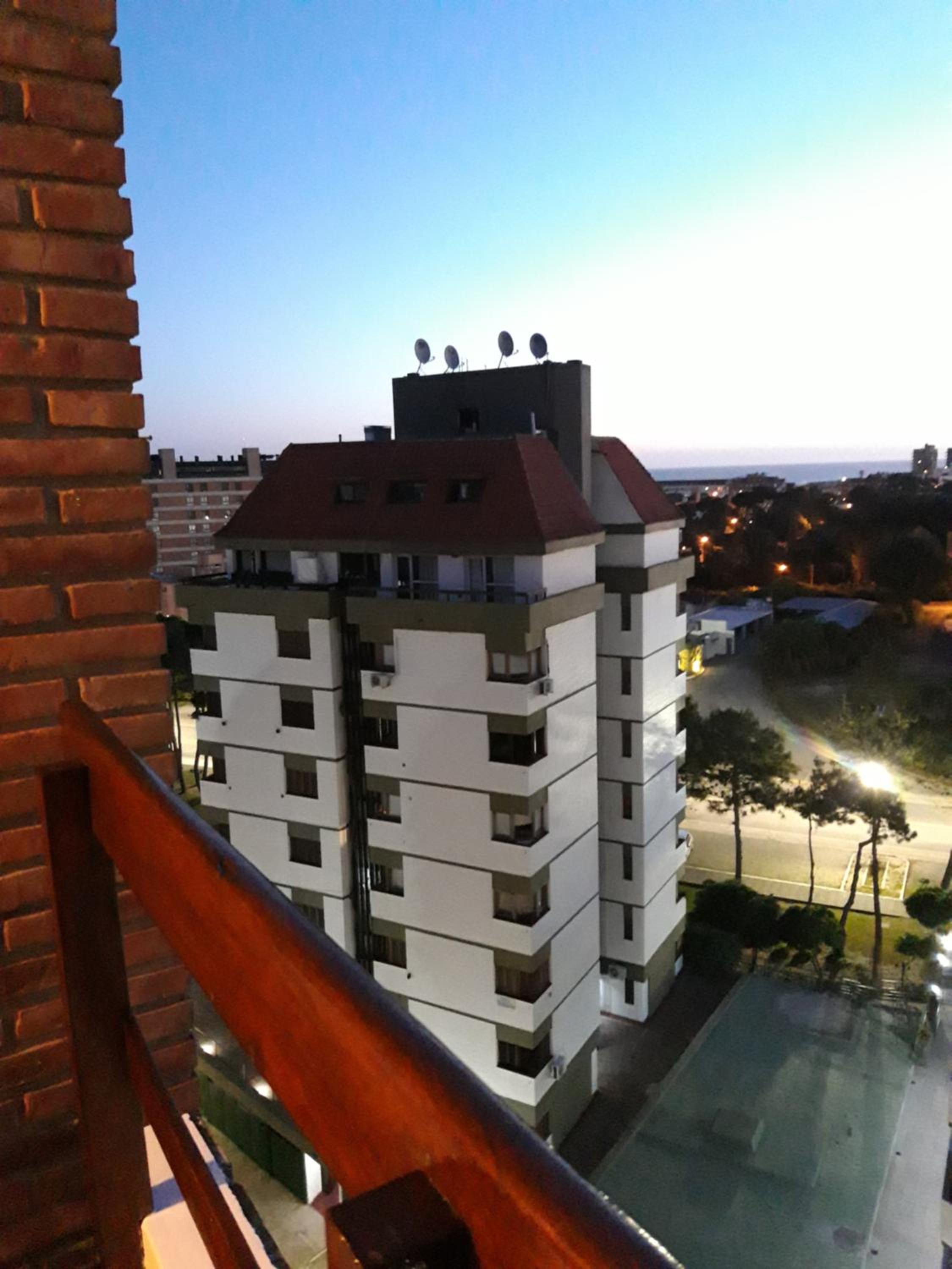 Depto, centro, 3 de la playa, luminoso con balcón