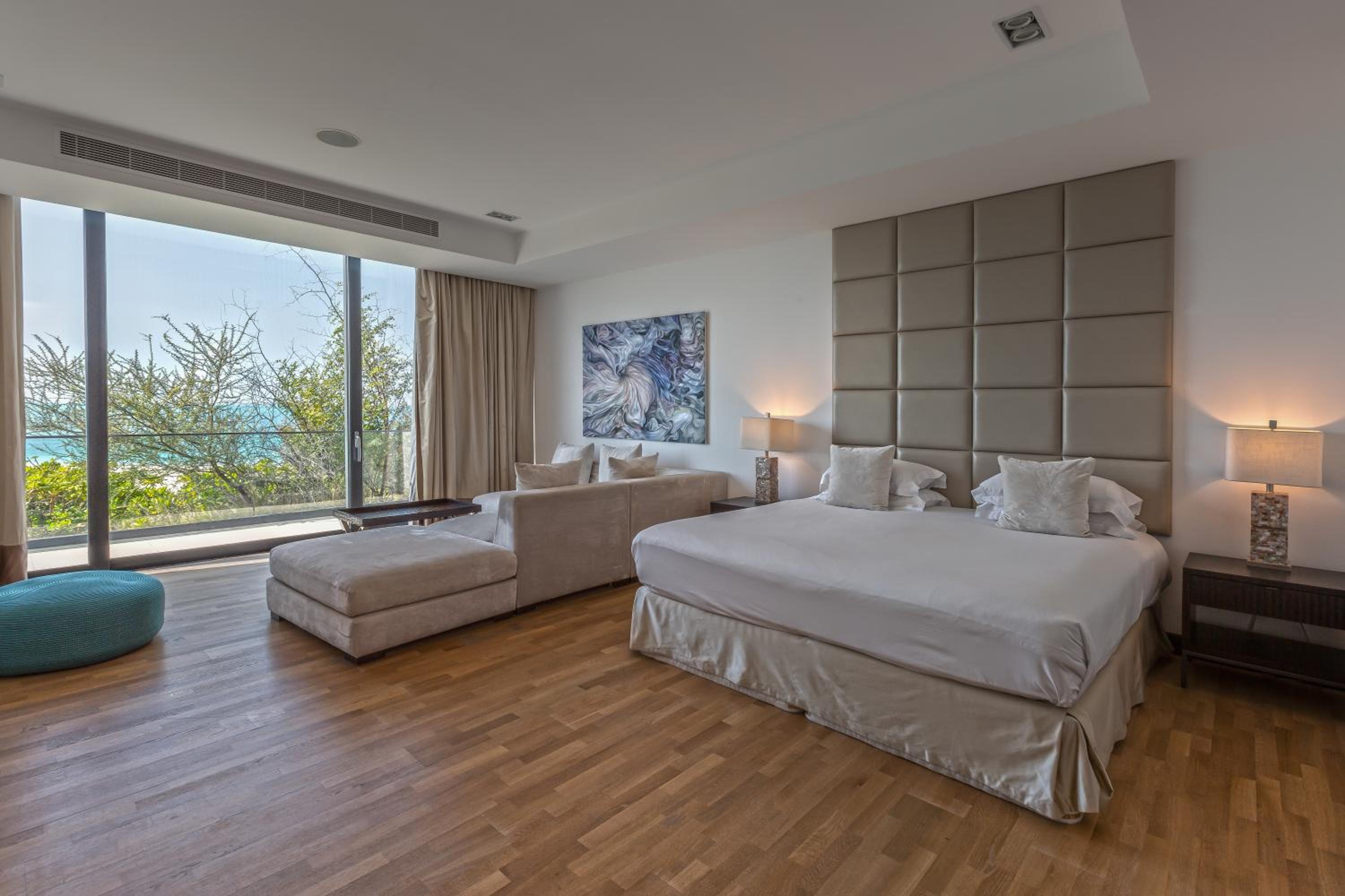 Paradise Nurai Villa - 6 Bedrooms