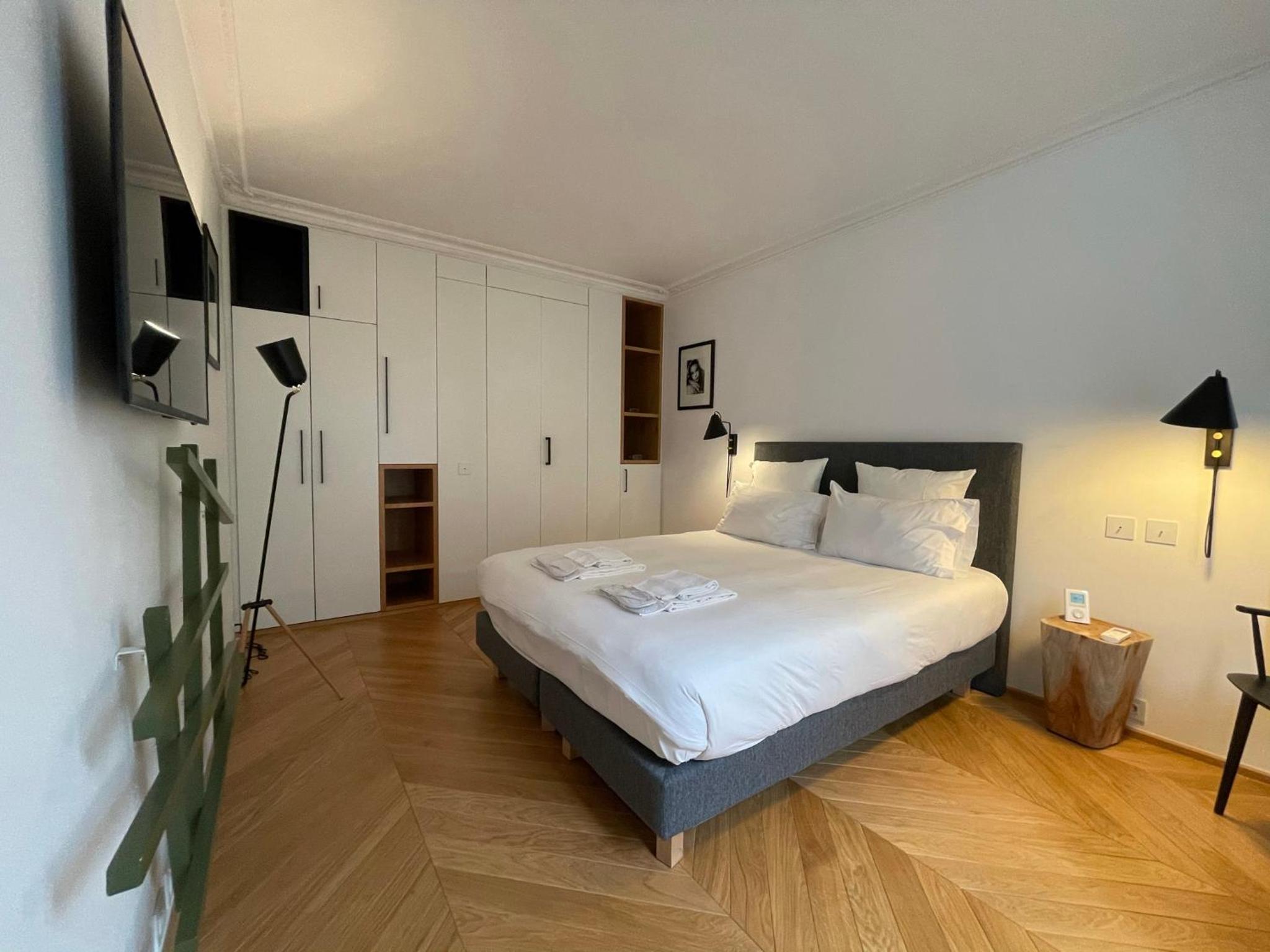 RESIDENCES HARCOURT - Ile Saint Louis - PARIS